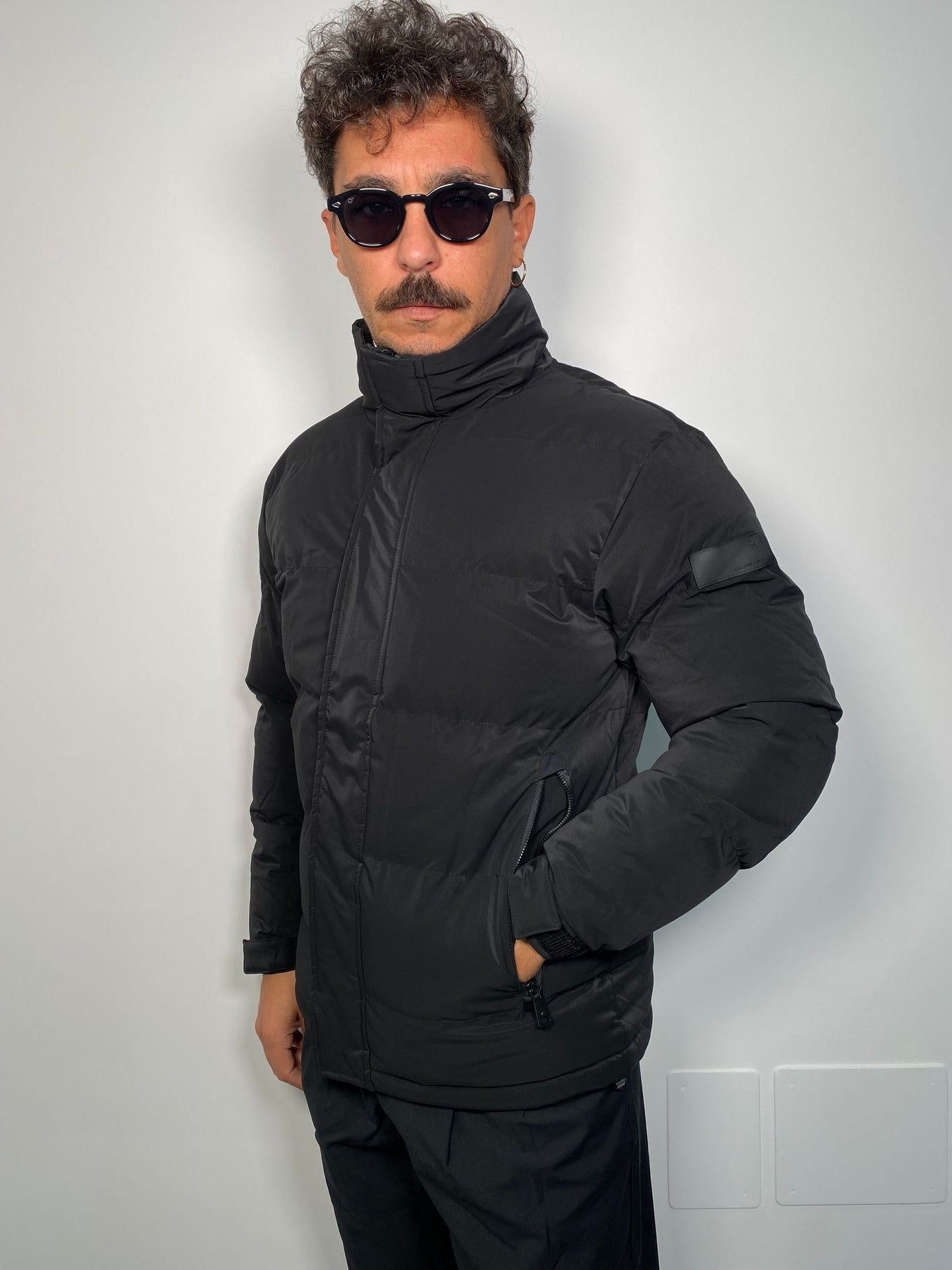 GIUBBINO MODELLO PUFFER CON CHIUSURA ZIP E BOTTONI AUTOMATICI - REGULAR FIT