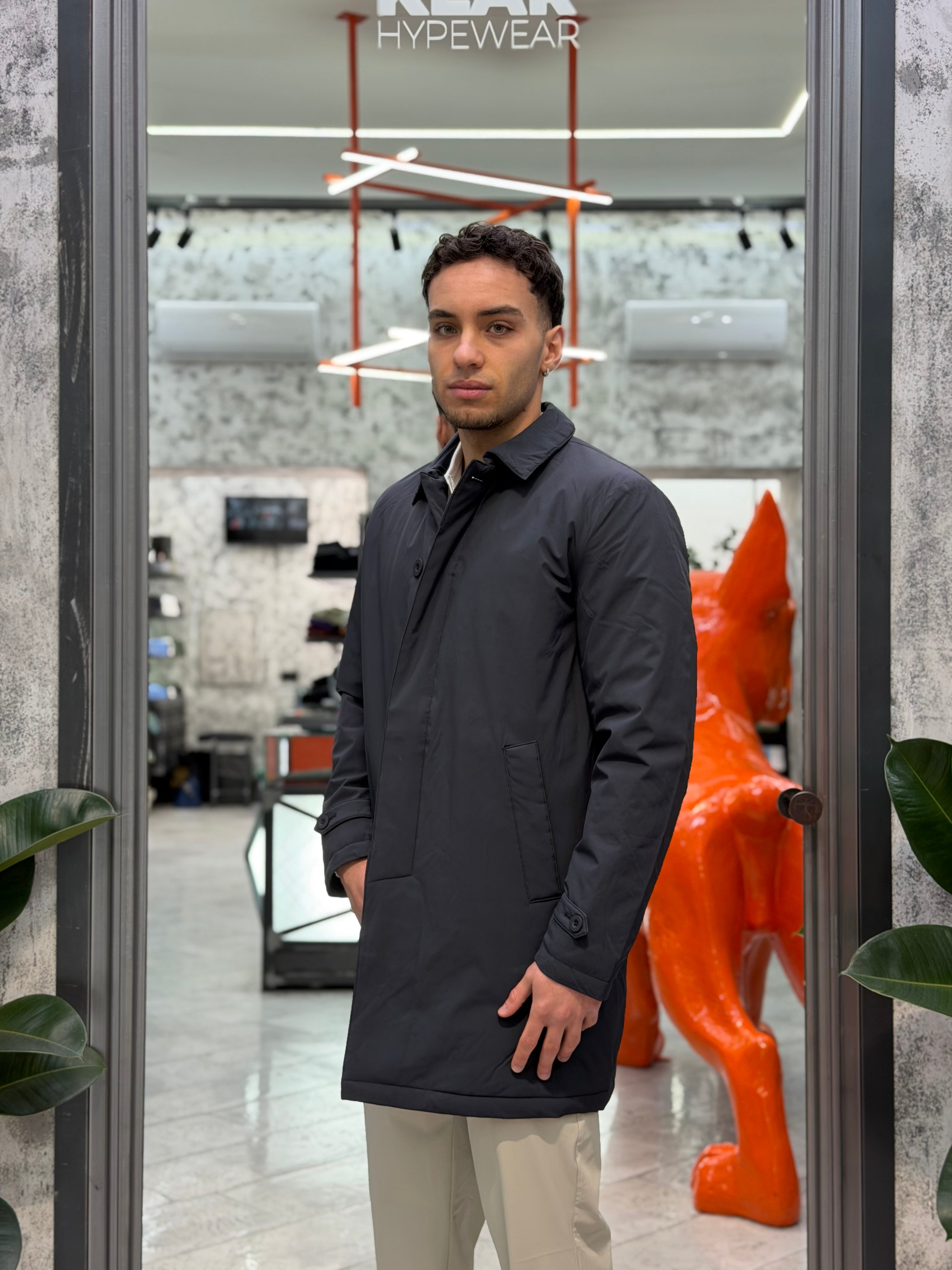 TRENCH IN LEGGERA IMBOTTITURA CON TASCHE A FILO E ABBOTTONATURA NASCOSTA - REGULAR FIT 26W01JK.BLU