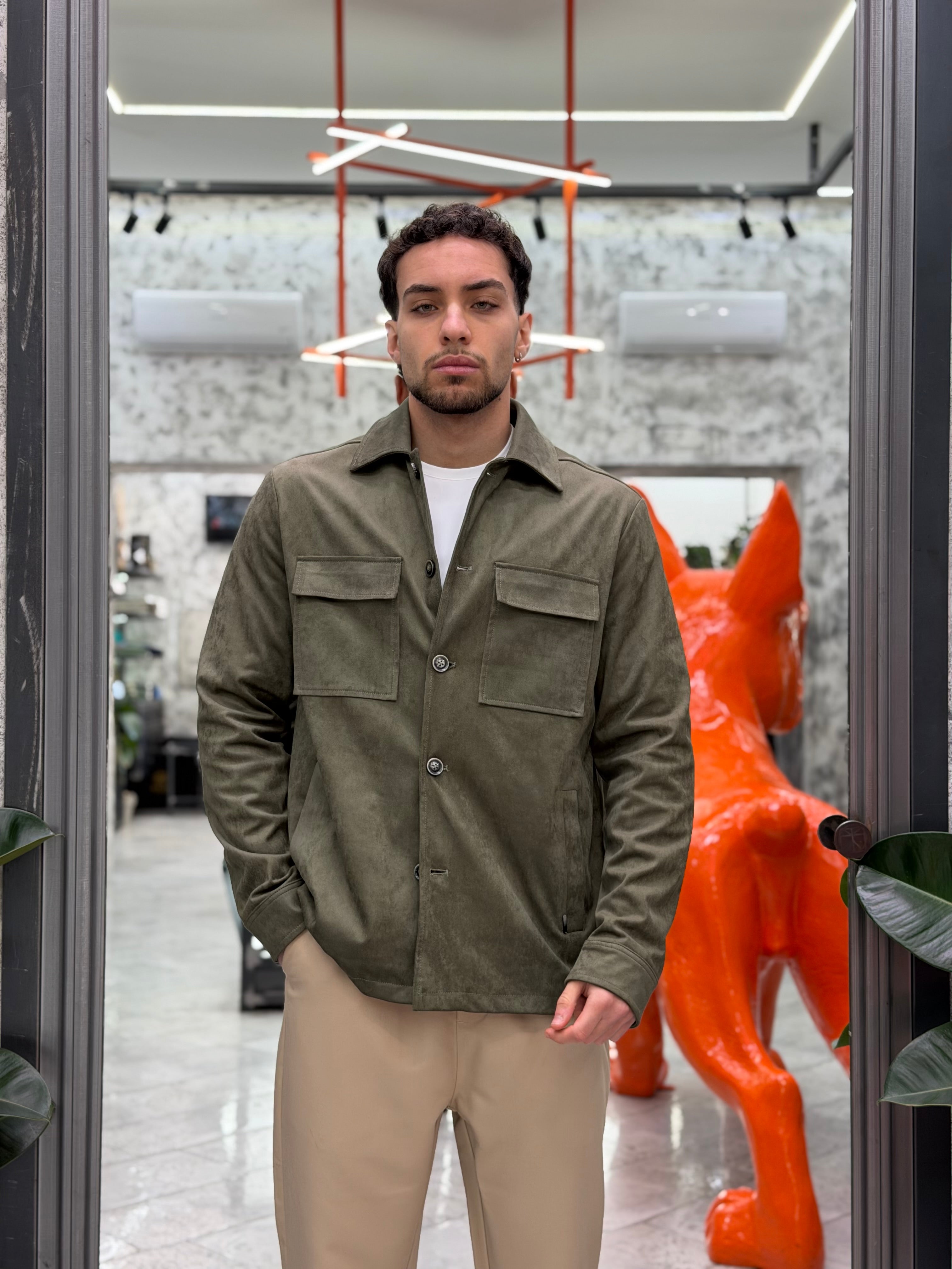 GIUBBINO IN ECORENNA MODELLO OVERSHIRT CON TASCHE APPLICATE - REGULAR FIT GL9827.MIL