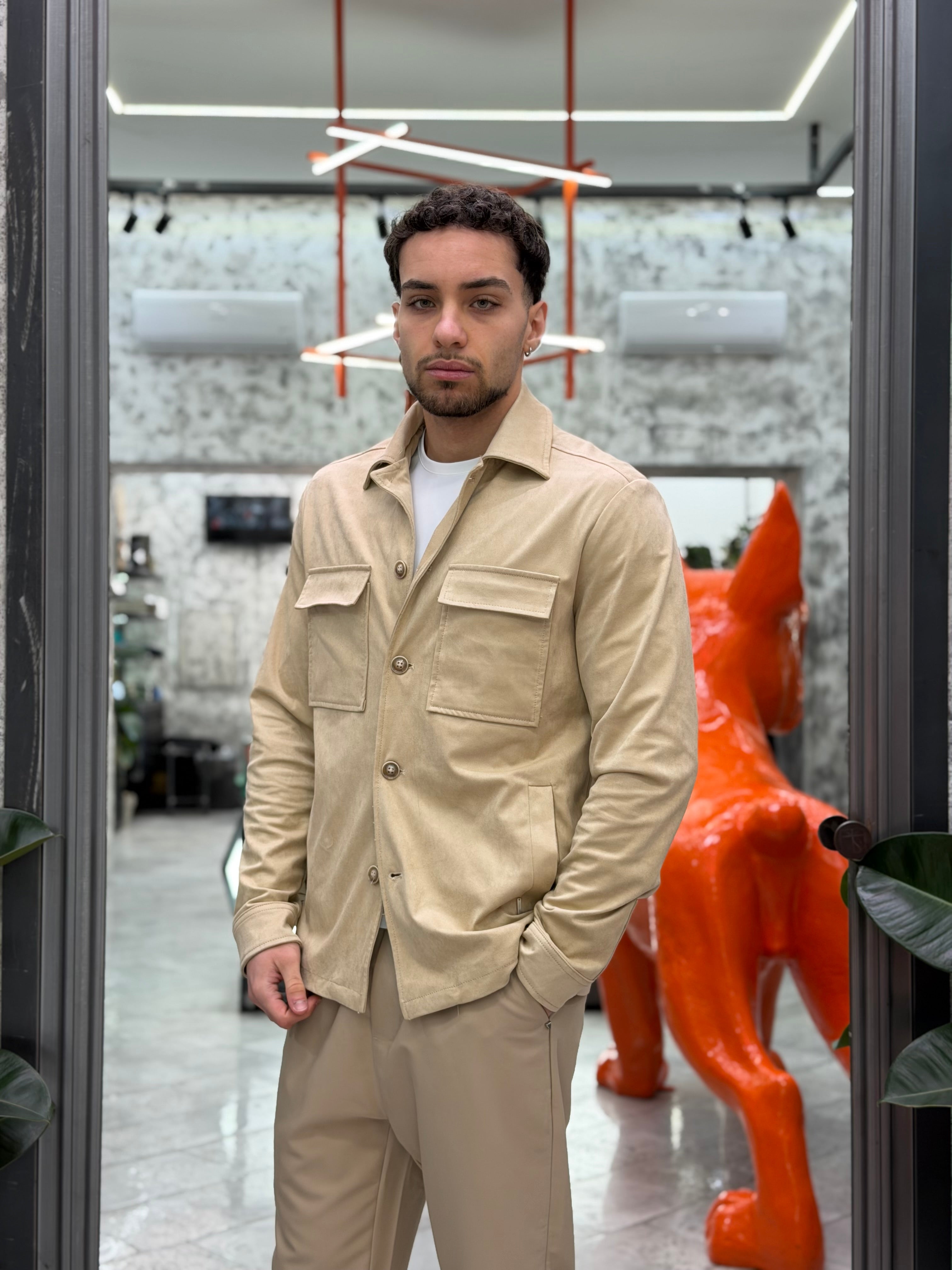 GIUBBINO IN ECORENNA MODELLO OVERSHIRT CON TASCHE APPLICATE - REGULAR FIT GL9827.BEI