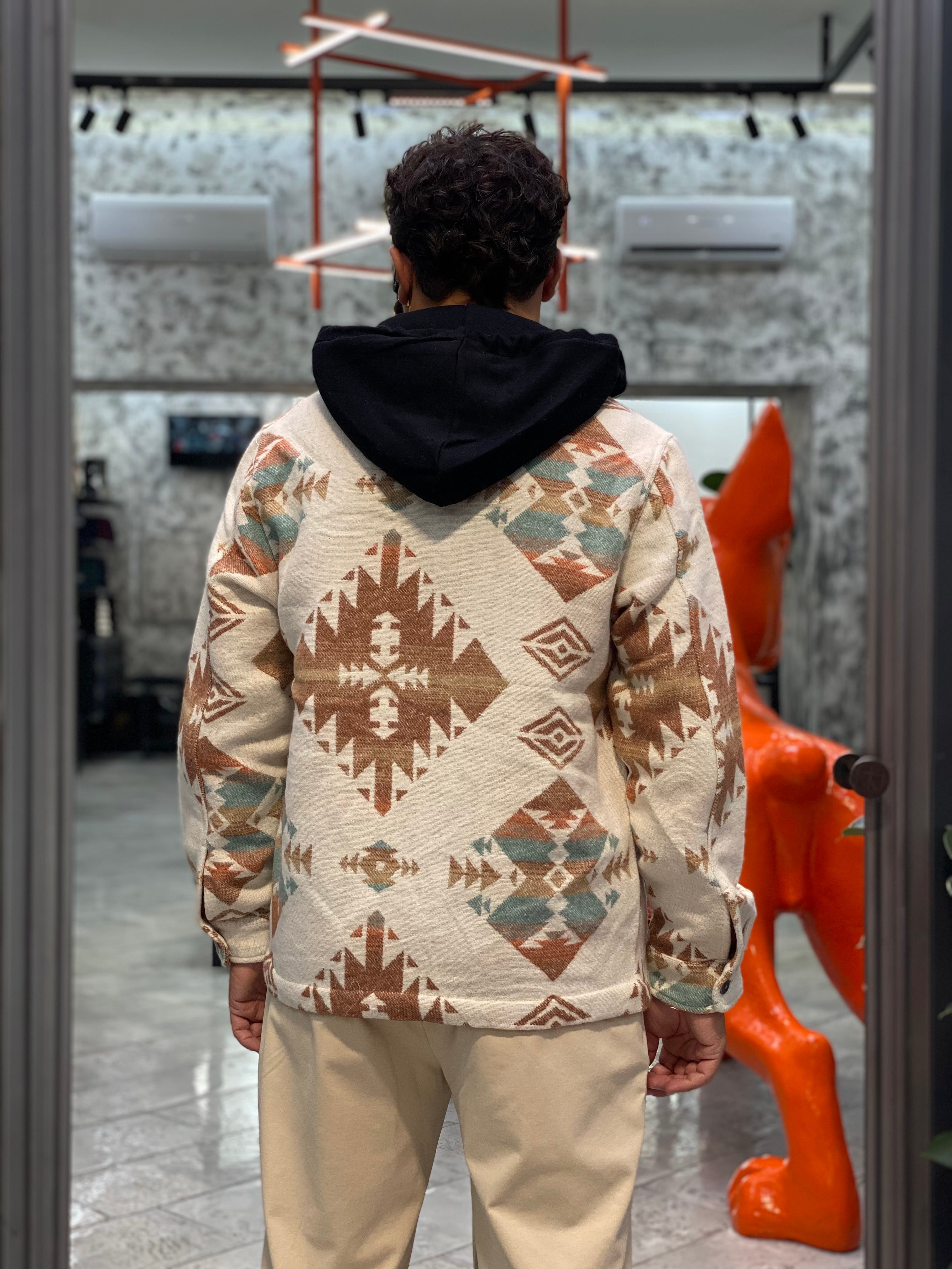 OVERSHIRT AZTECO IN MISTO COTONE CON COLLETTO CLASSICO E CAPPUCCIO REMOVIBILE - REGULAR FIT M252276-30