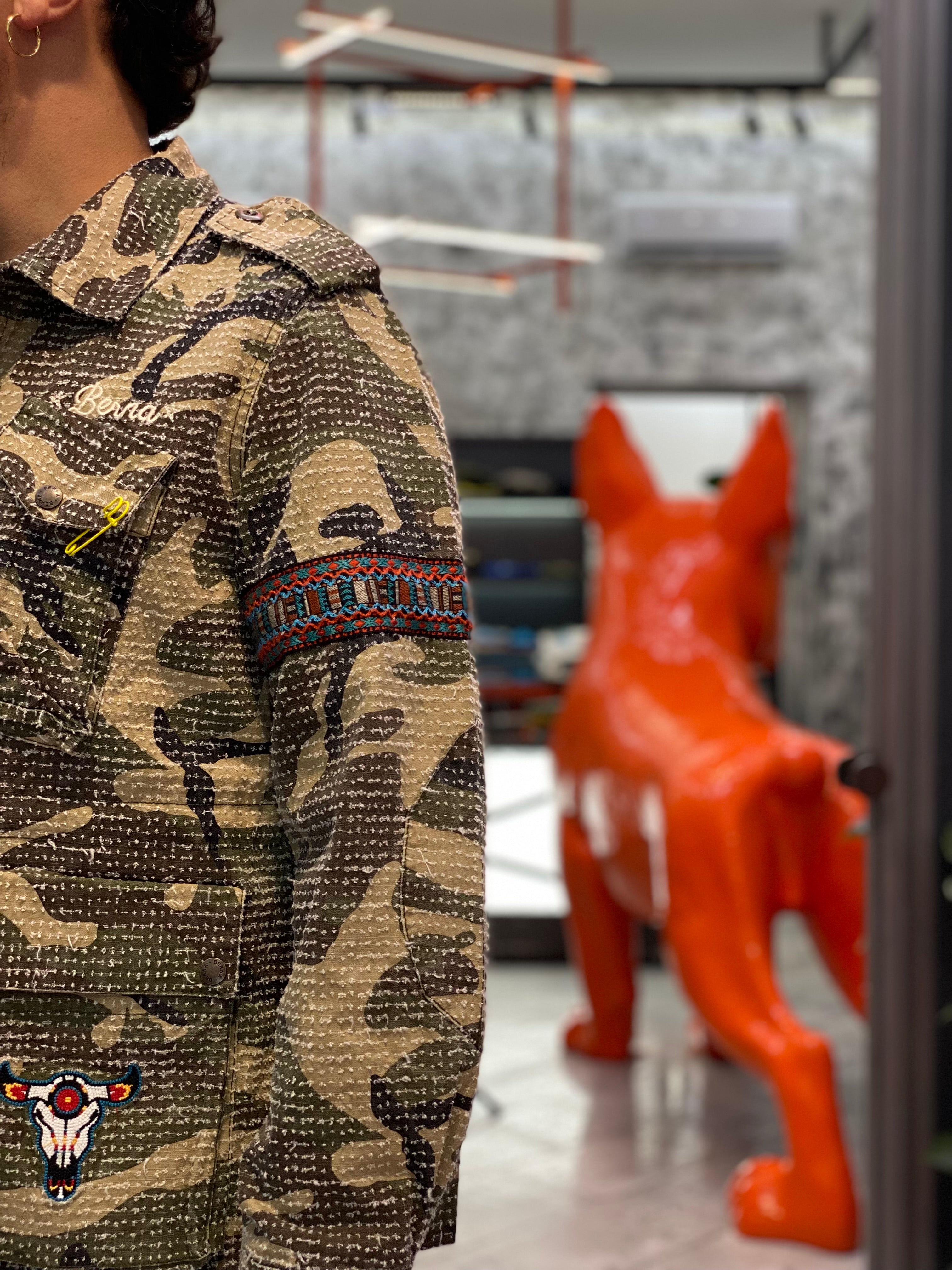 FIELD JACKET CAMOUFLAGE IN MISTO COTONE CON COLLETTO CLASSICO, RICAMO FALCO SUL RETRO E FOULARD - REGULAR FIT M252284-30