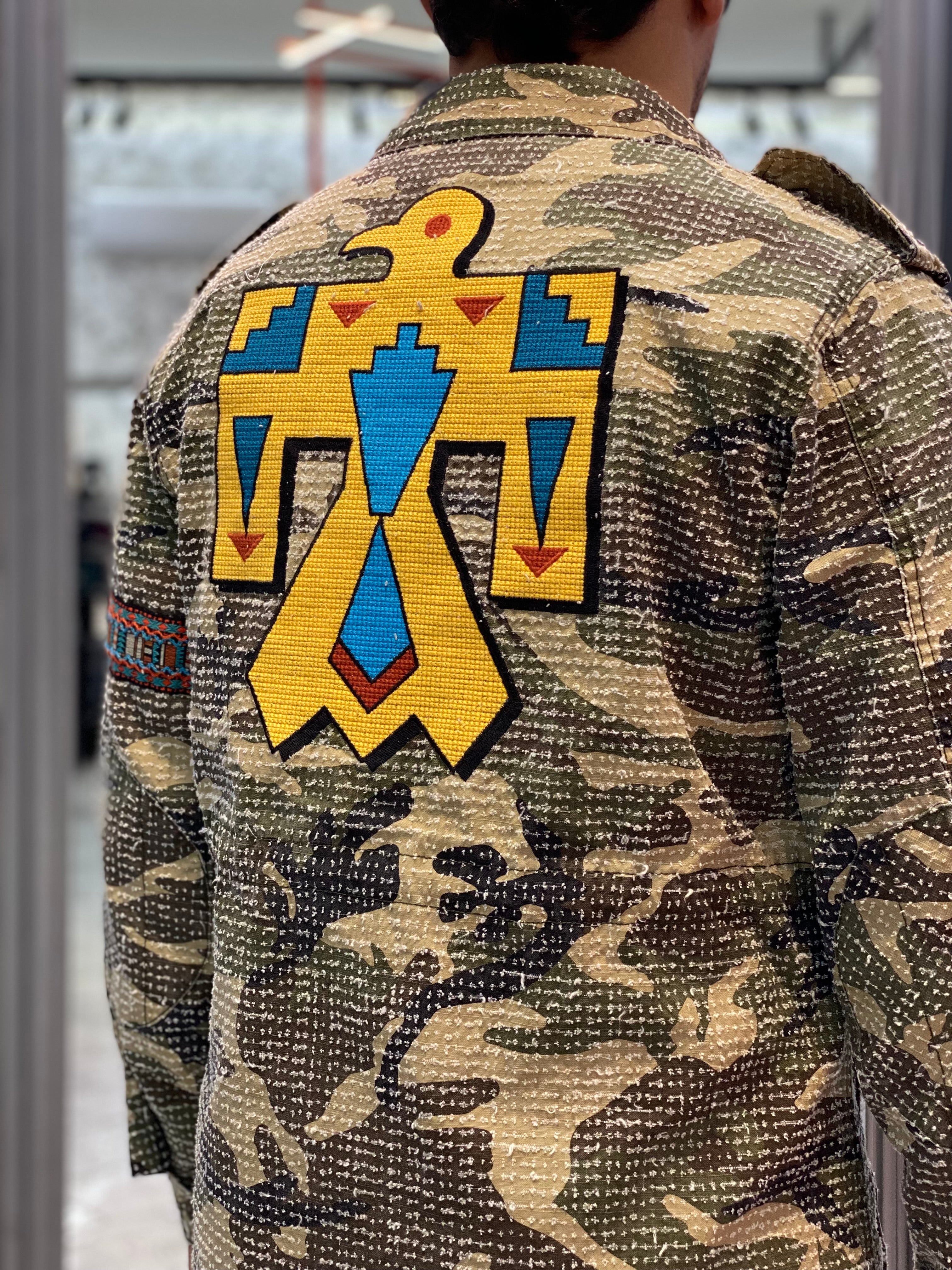 FIELD JACKET CAMOUFLAGE IN MISTO COTONE CON COLLETTO CLASSICO, RICAMO FALCO SUL RETRO E FOULARD - REGULAR FIT M252284-30