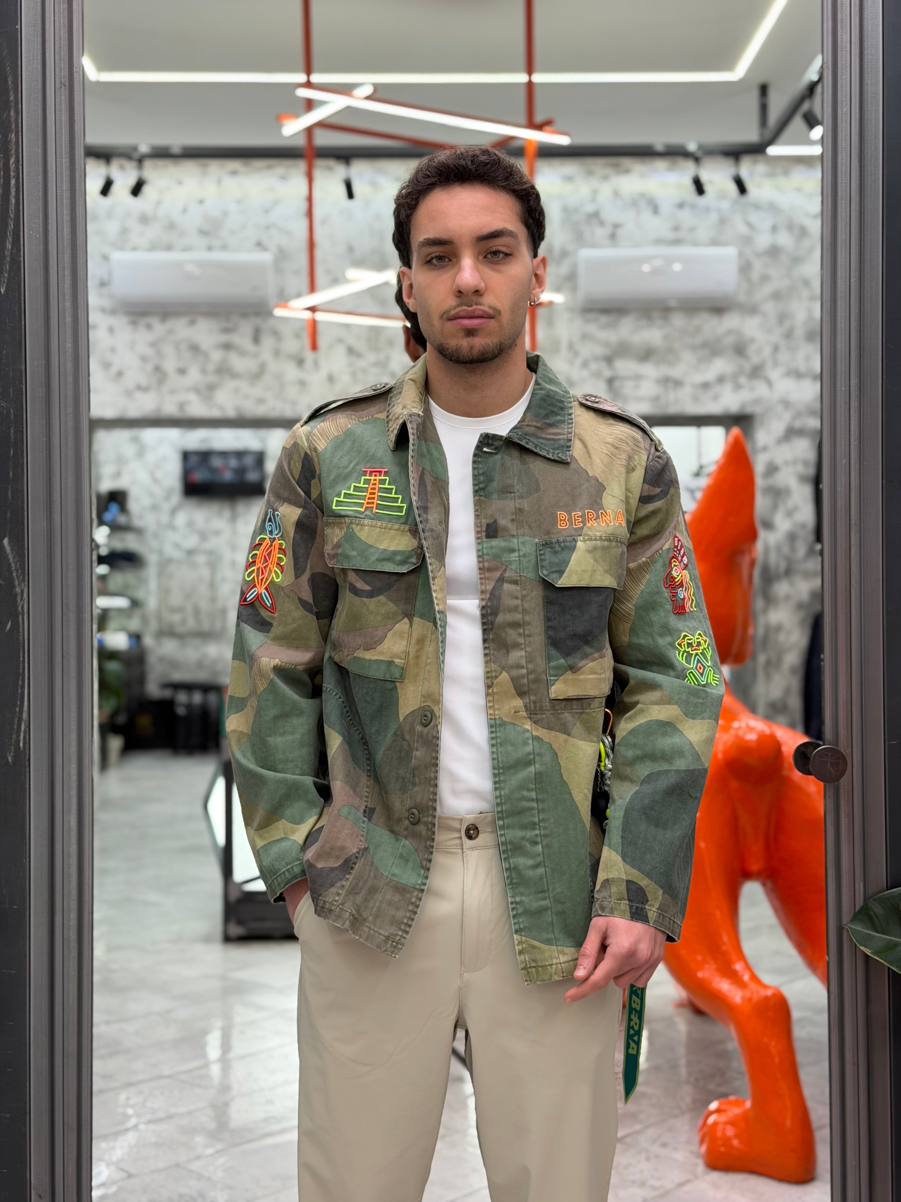 OVERSHIRT CAMOUFLAGE MANICA LUNGA CON RICAMI AZTECHI COLORATI - RELAXED FIT M-261284