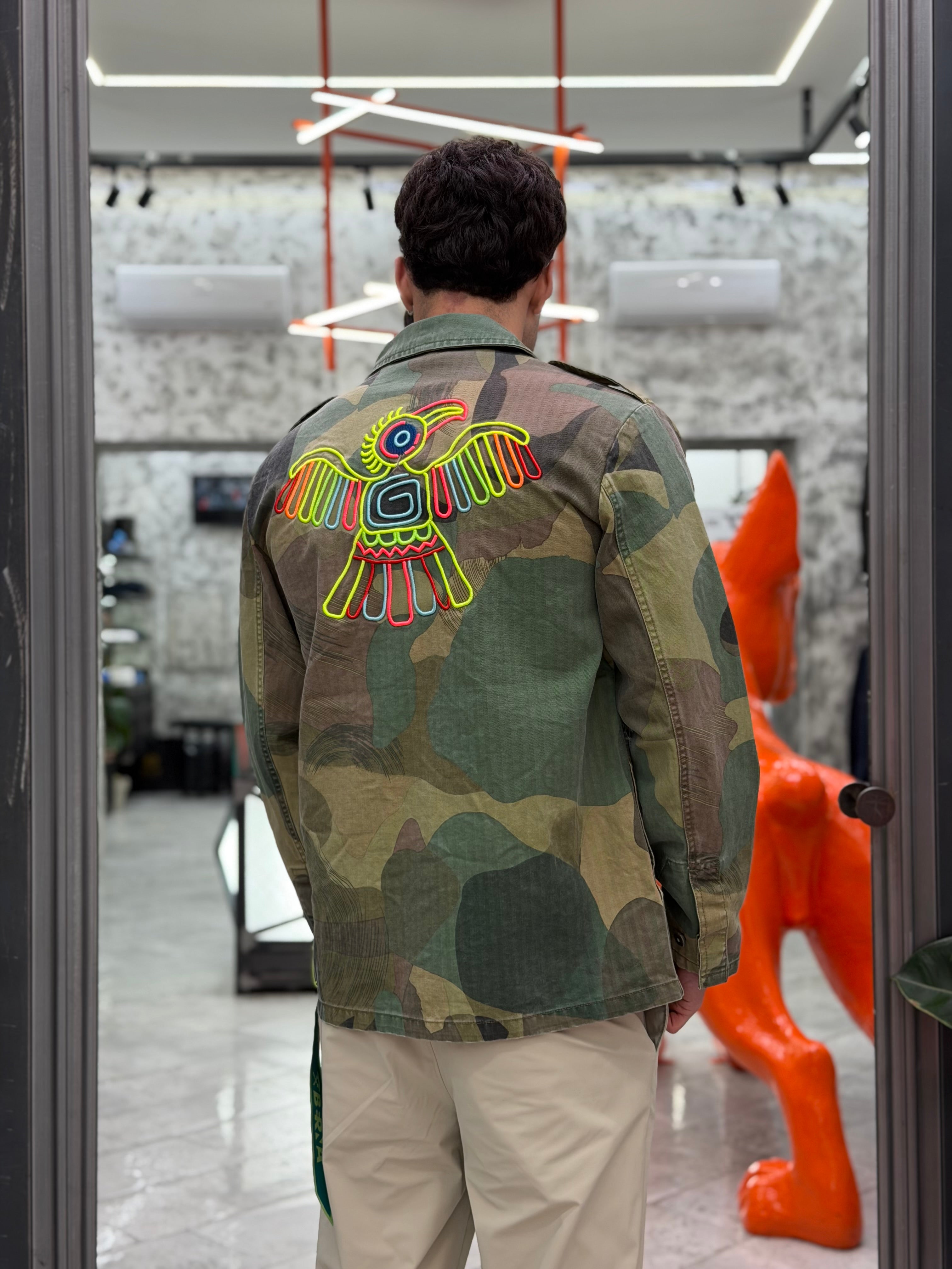 OVERSHIRT CAMOUFLAGE MANICA LUNGA CON RICAMI AZTECHI COLORATI - RELAXED FIT M-261284
