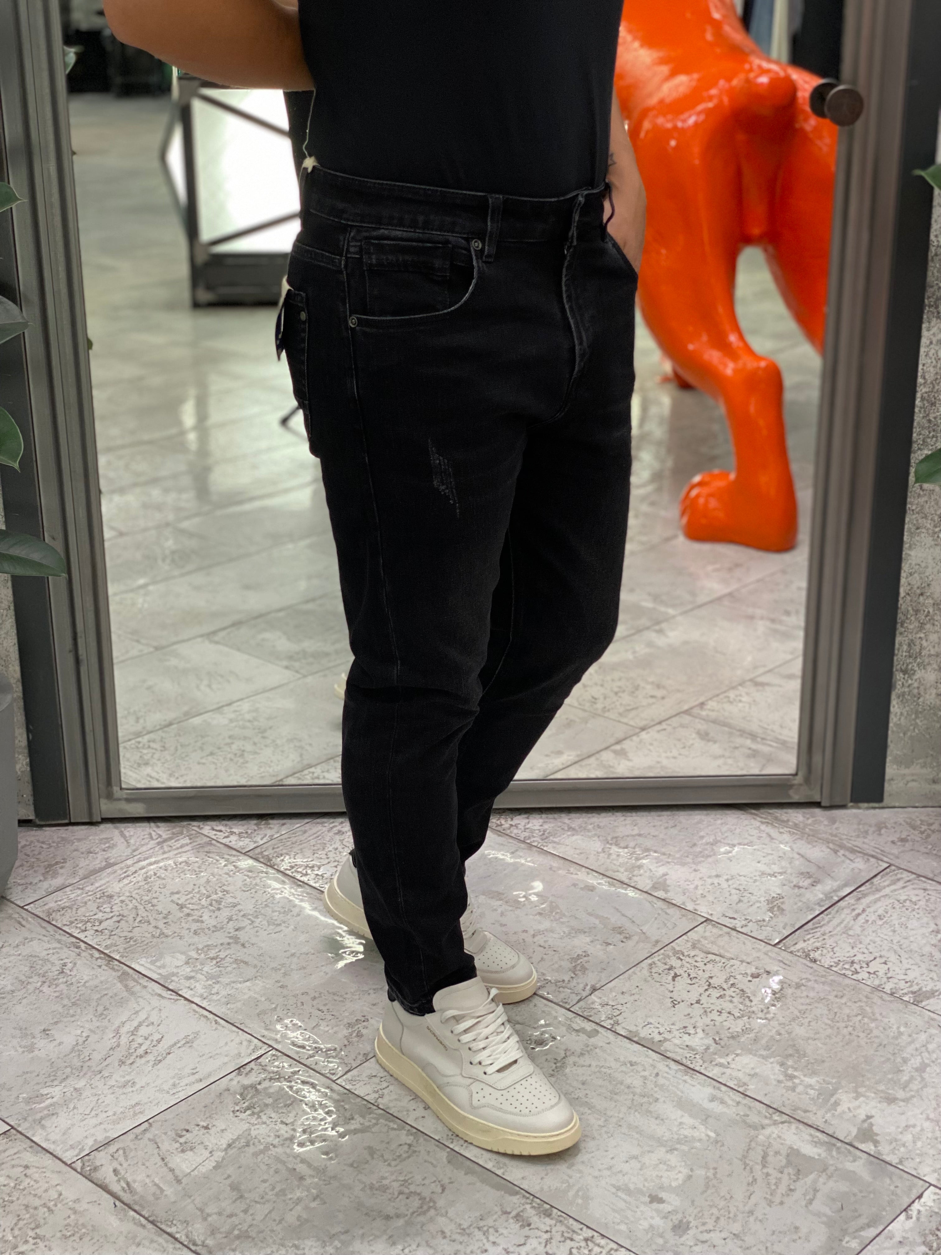 JEANS MIKE IN TELA ELASTICIZZATA BLACK WASH CON GRAFFI E CHIUSURA A ZIP - CARROT/CROPPED FIT GL6382Q