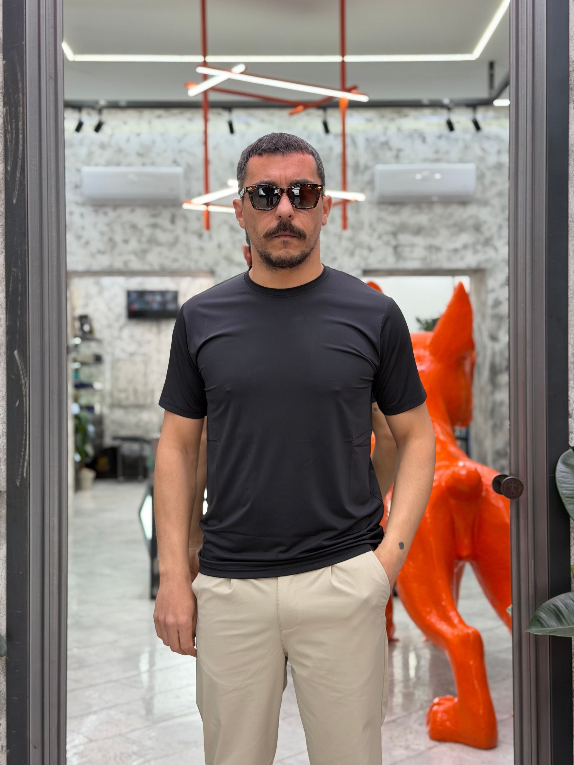 T-SHIRT IN TESSUTO TECNICO NO STIRO SUPER ELASTICIZZATO - SLIM FIT TE3326SS.NER