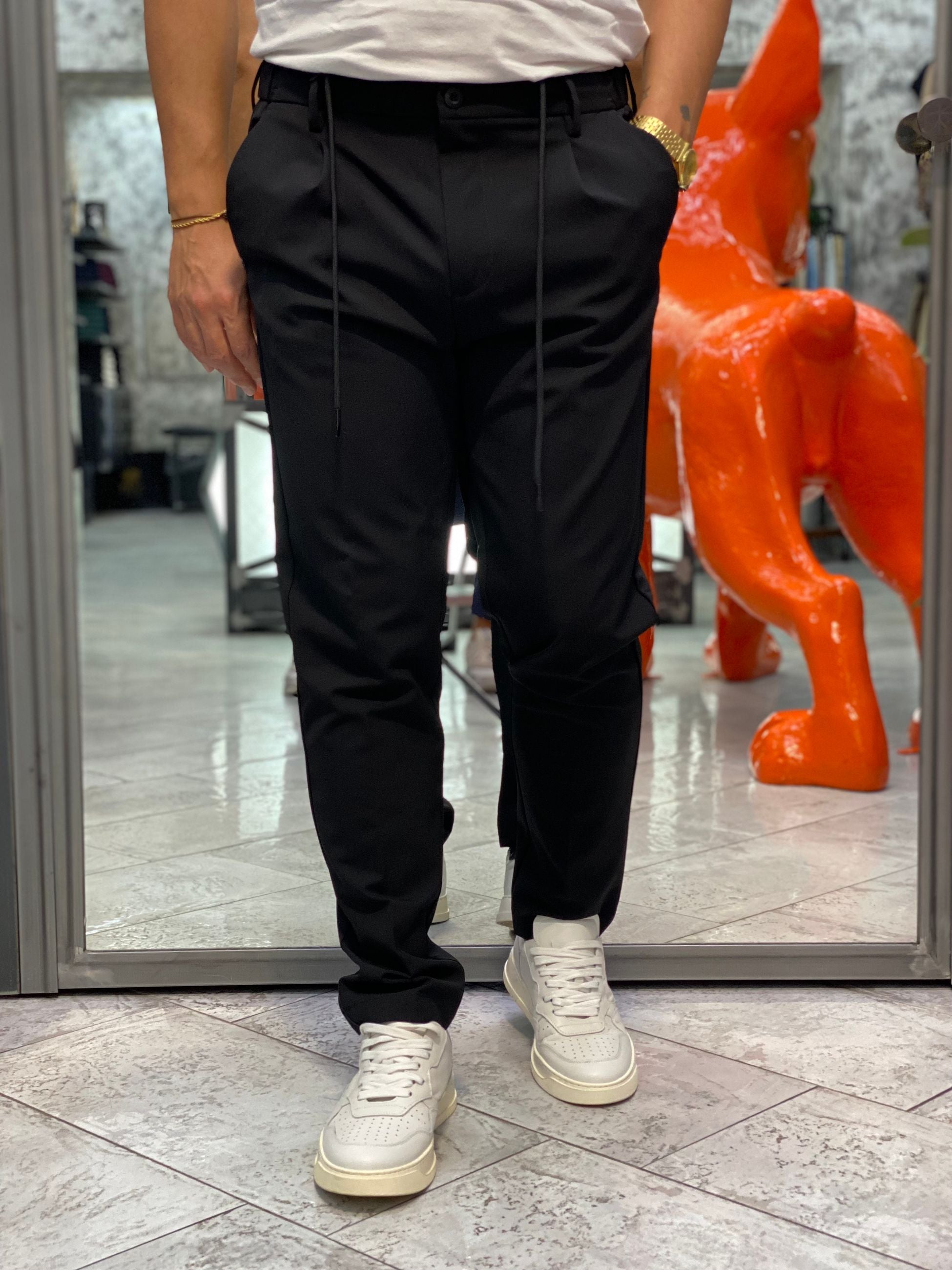 PANTALONE CON LACCIO E COULISSE IN TESSUTO TECNICO NO STIRO ELASTICIZZATO - REGULAR FIT MK9950129.NER