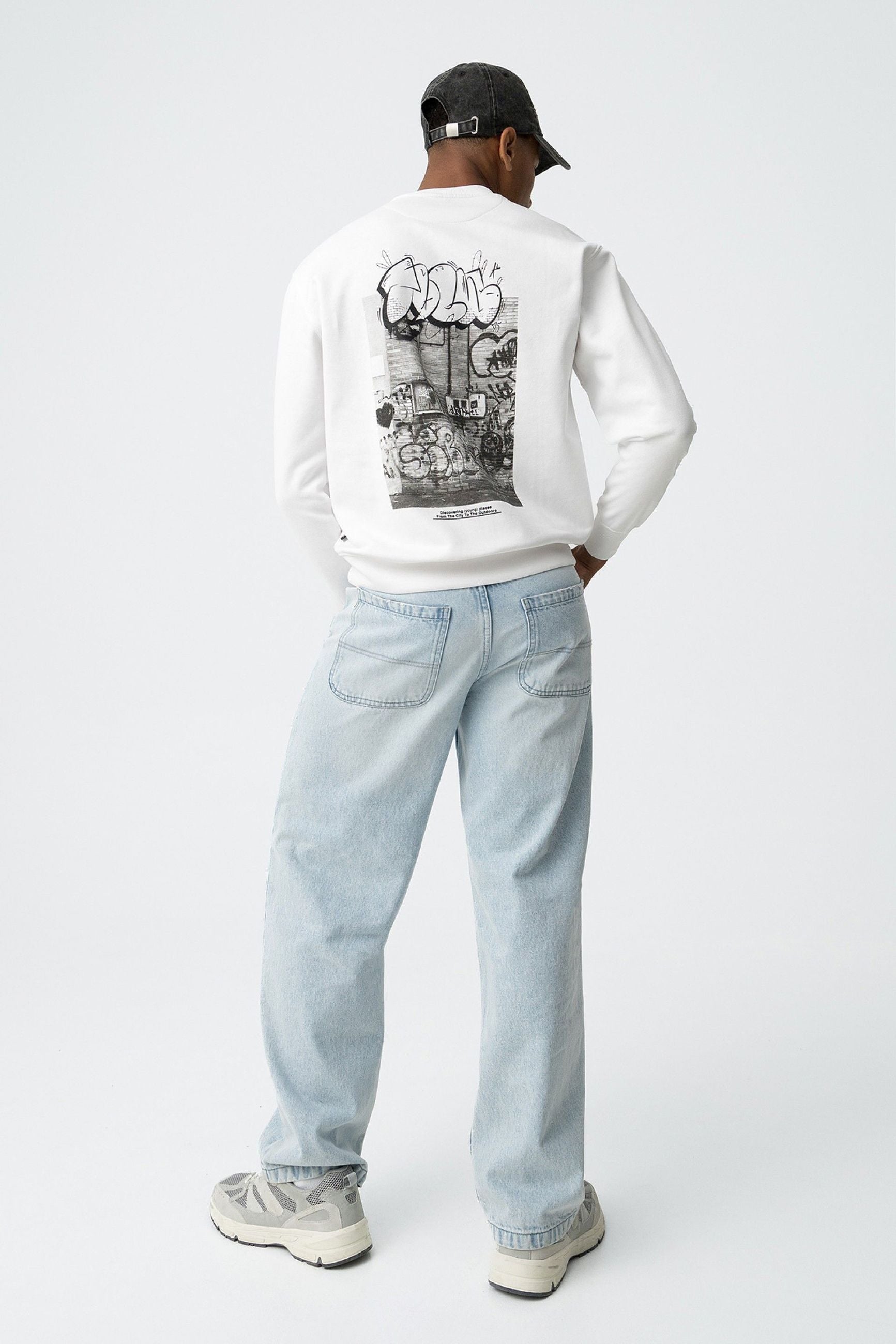 FELPA GIROCOLLO MASON CON STAMPA GRAFFITI SUL RETRO 10062420.BIA