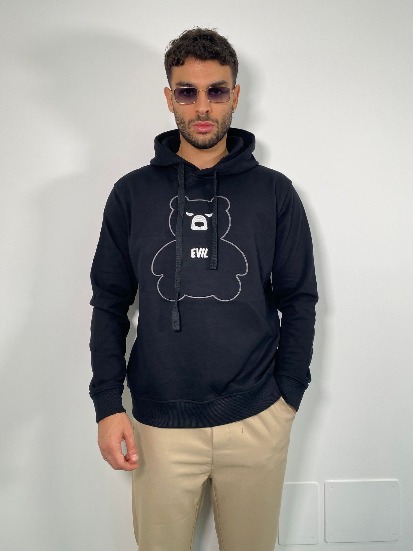 FELPA CON CAPPUCCIO CON APPLICAZIONE TEDDY "EVIL" - REGULAR FIT