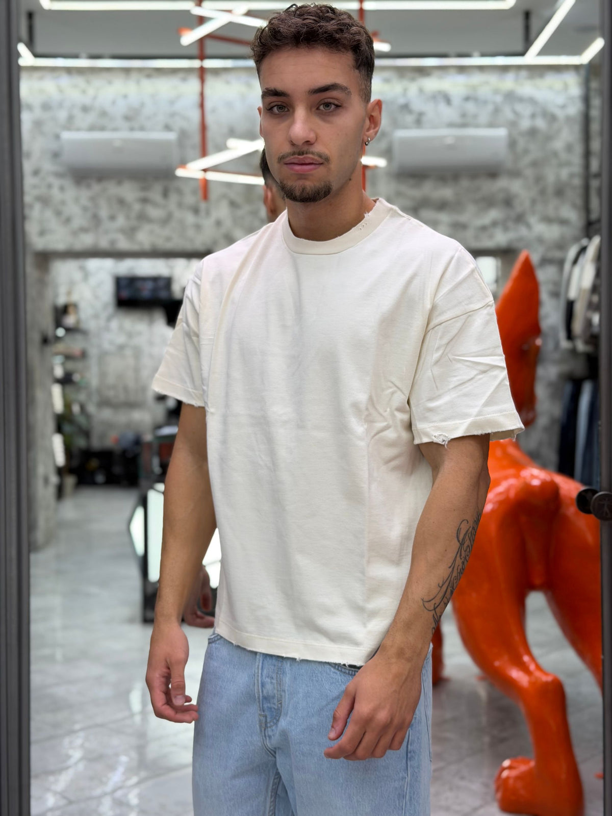 T-SHIRT IN JERSEY AMERICANO 30/2 TINTO IN CAPO CON COLLO E MANICHE EFFETTO DESTROYED - OVER CROP FIT BOXYMOL.CRE