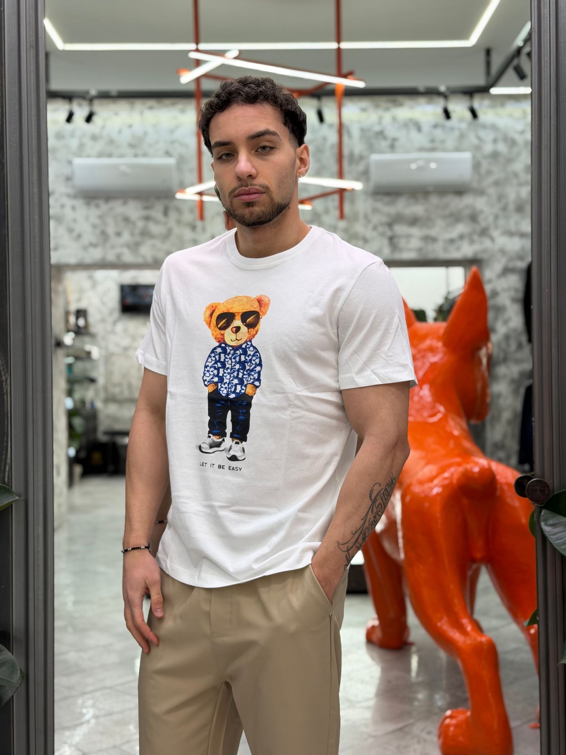 T-SHIRT IN 100% COTONE CON STAMPA TEDDY RICAMATA - REGULAR FIT 26S32TG