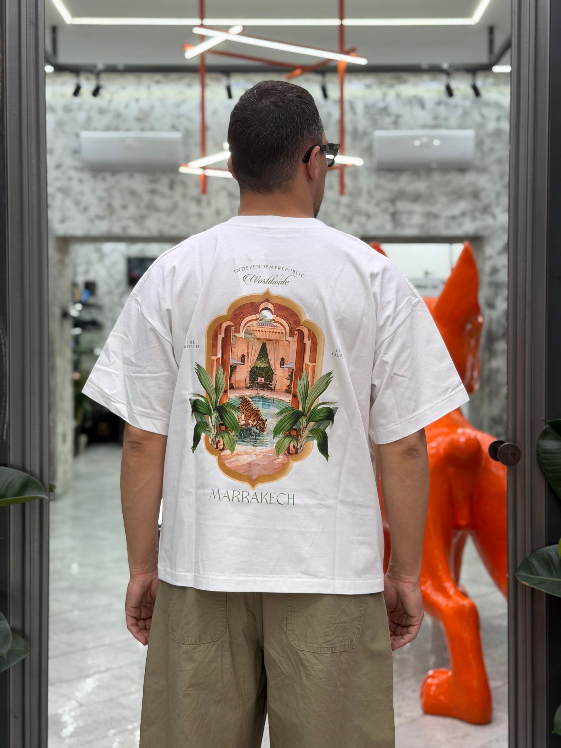 T-SHIRT MARRAKECH BOXY/CROPPED FIT CON STAMPA SUL RETRO MARRAKECH.BIA