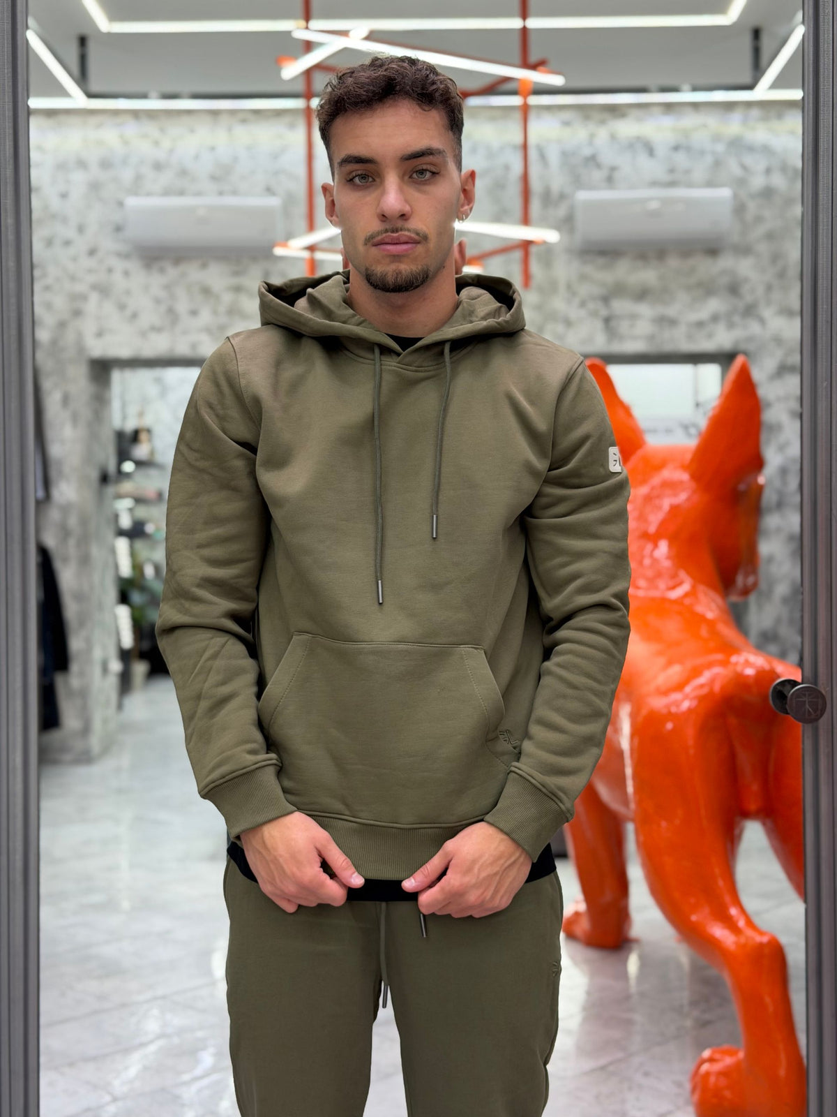 FELPA BASIC DA COMPLETO CON CAPPUCCIO E TASCONE FRONTALE - REGULAR FIT GL2242F-F26.VMIL