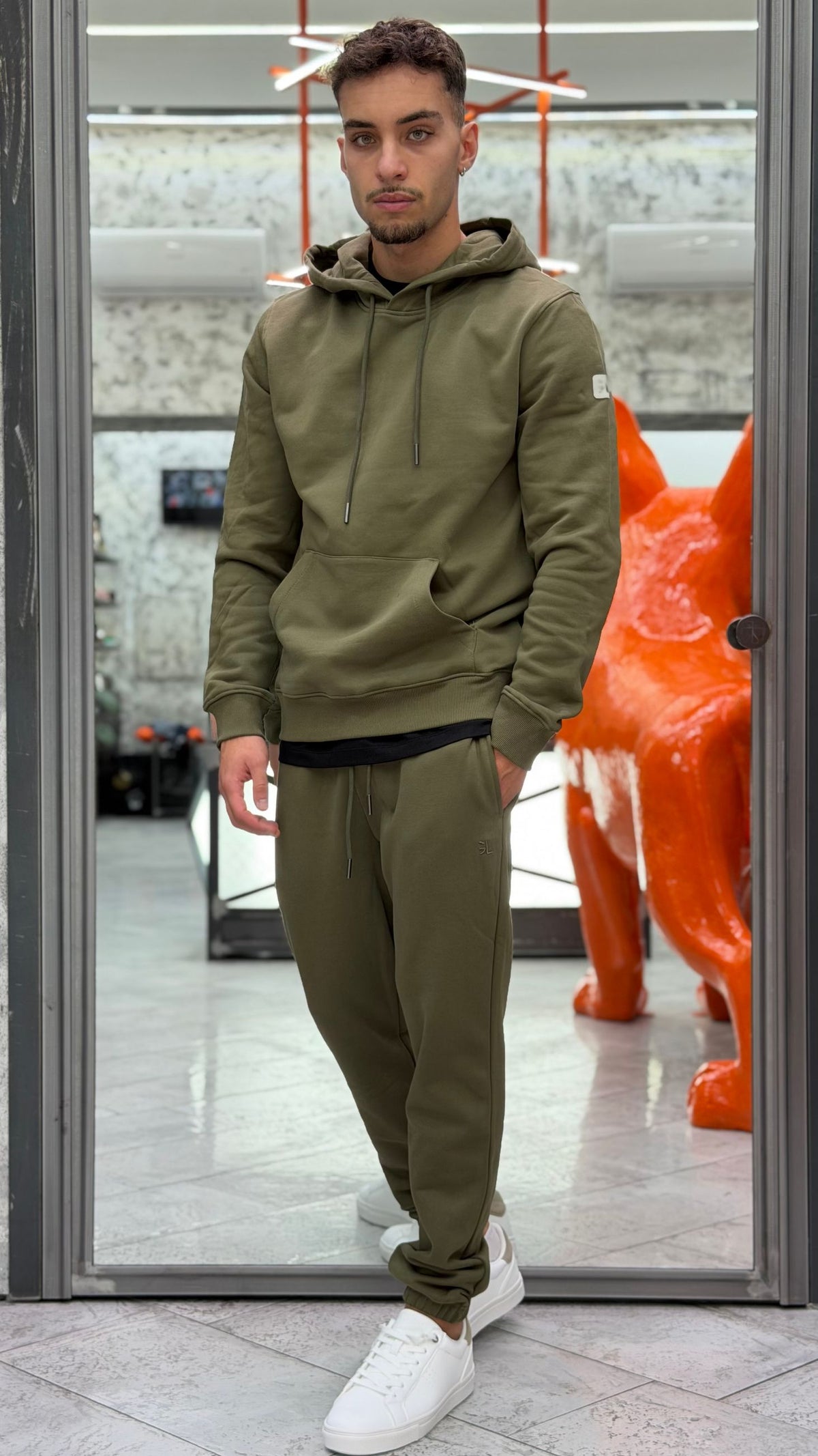 FELPA BASIC DA COMPLETO CON CAPPUCCIO E TASCONE FRONTALE - REGULAR FIT GL2242F-F26.VMIL