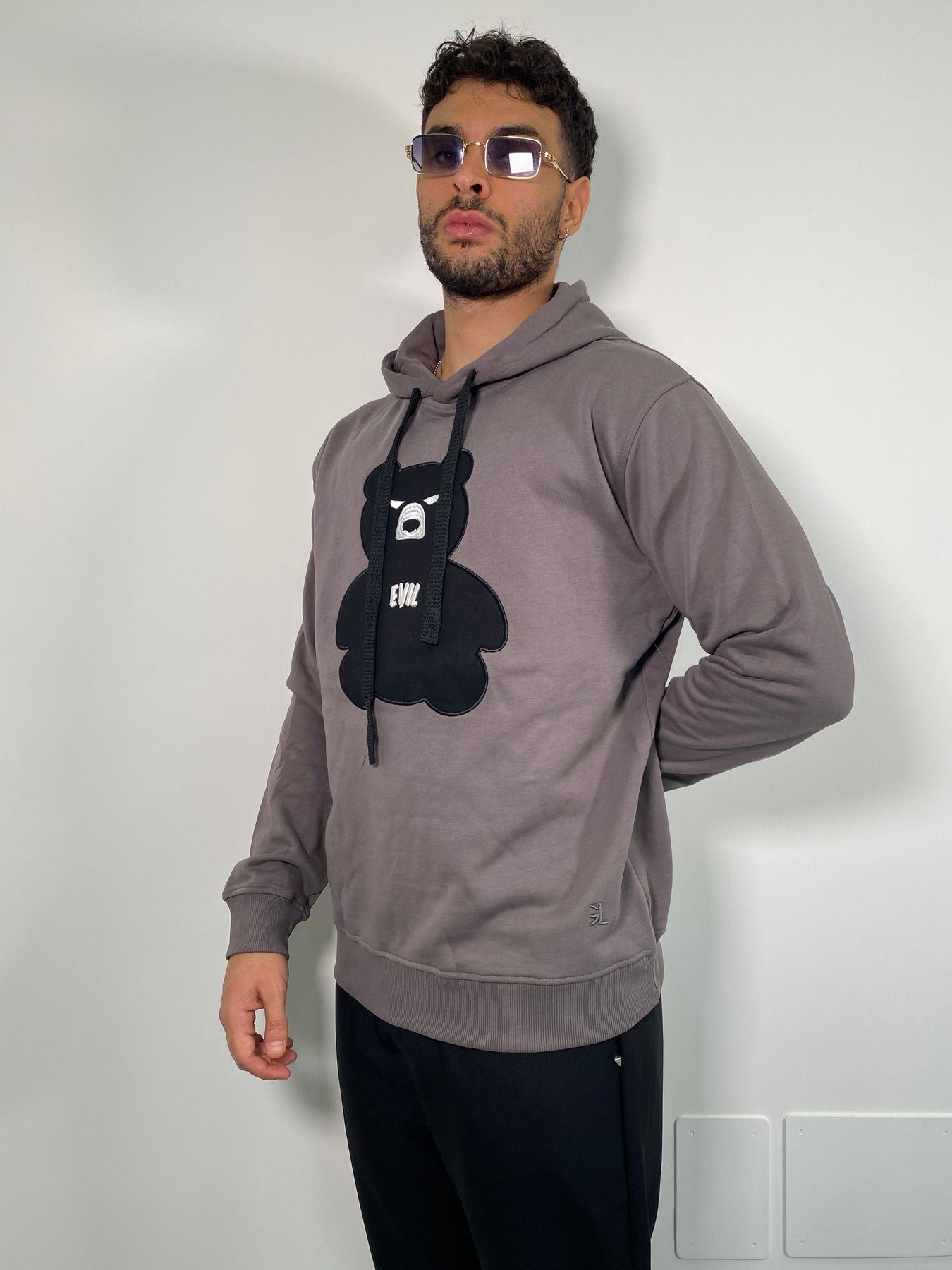 FELPA CON CAPPUCCIO CON APPLICAZIONE TEDDY "EVIL" - REGULAR FIT