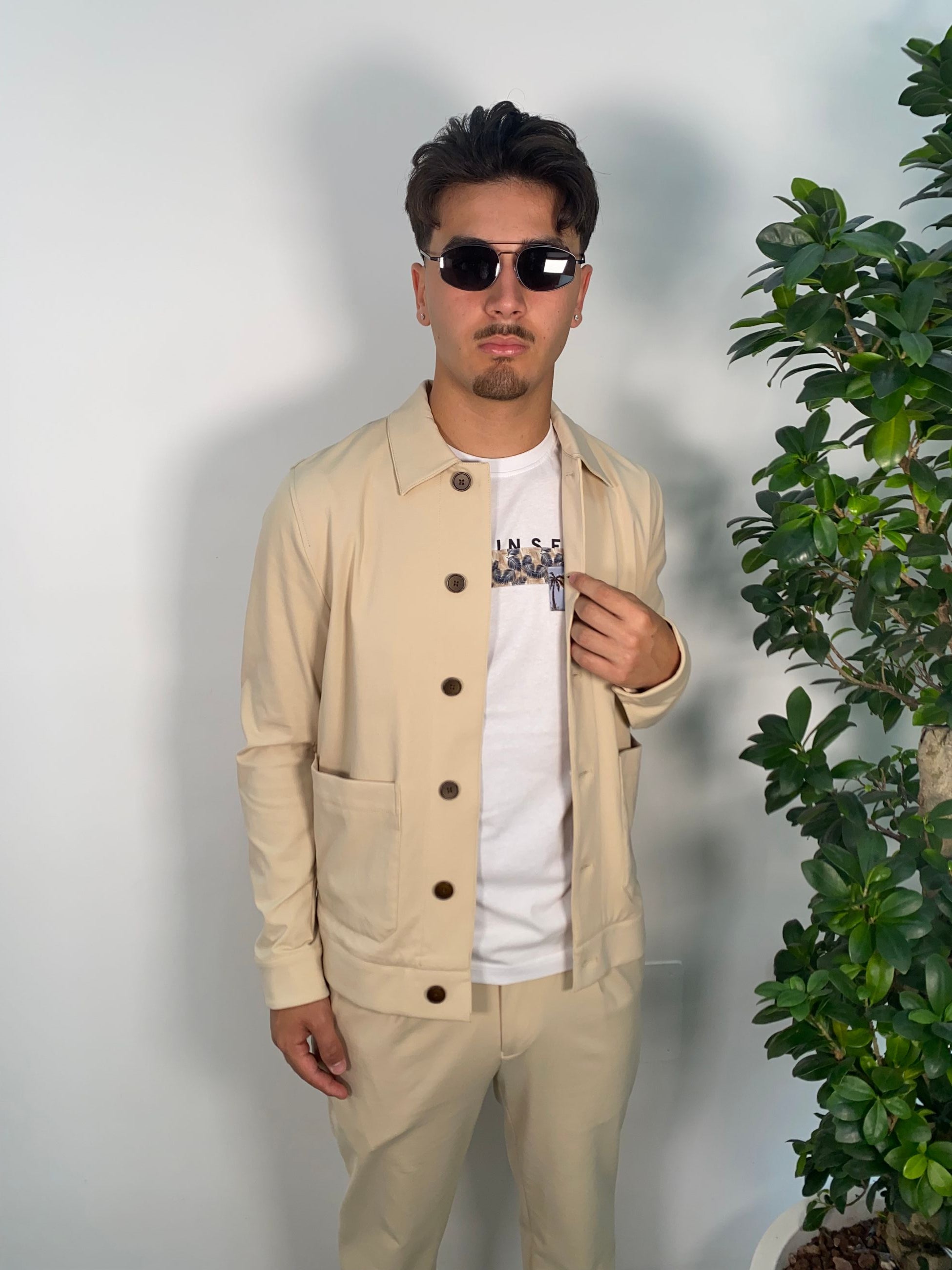 OVERSHIRT DA COMPLETO CON TASCHE A TOPPA IN TESSUTO PUNTO MILANO LEGGERO ED ELASTICIZZATO - REGULAR FIT GBE1042SS.BEI