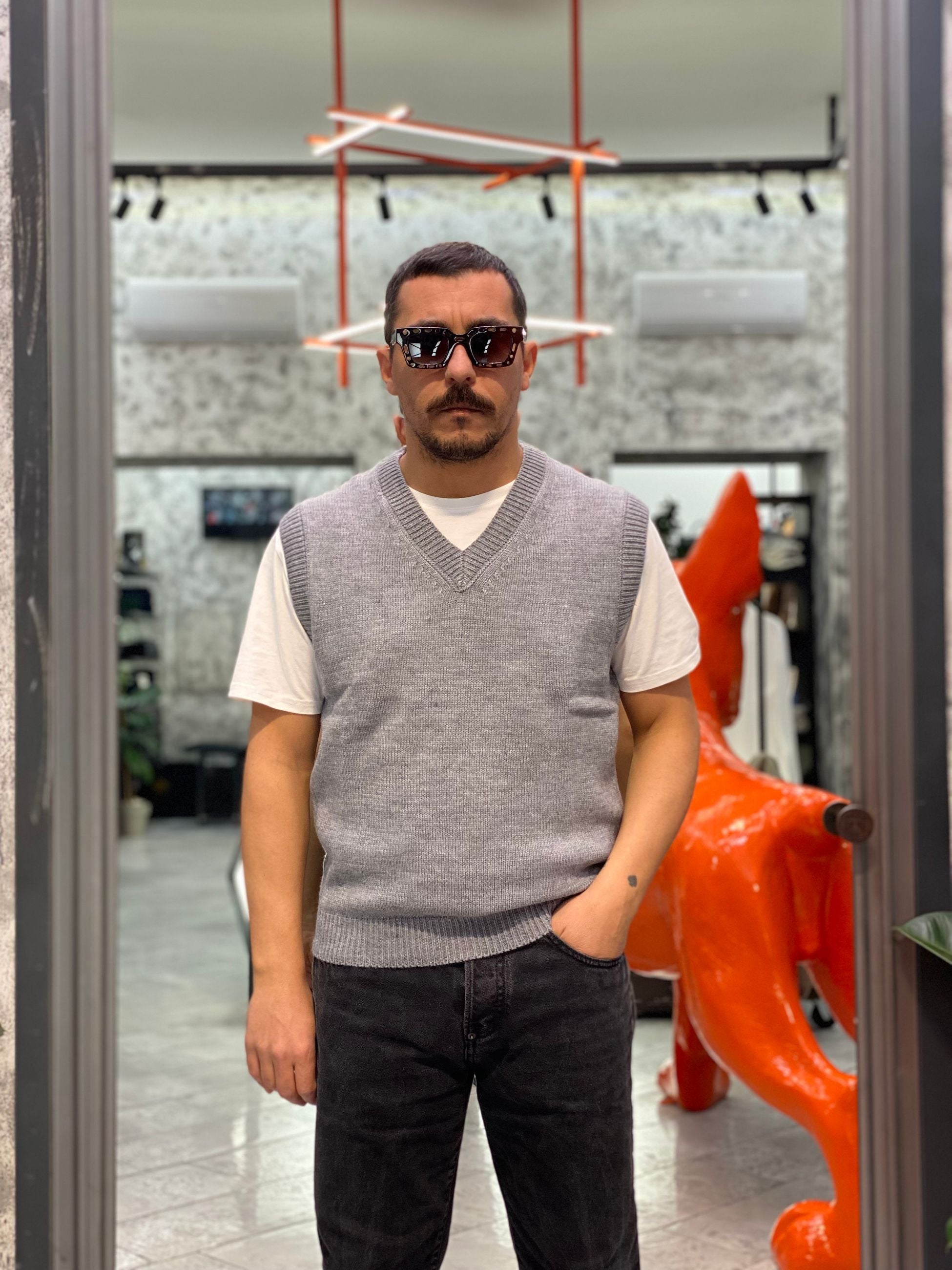 MAGLIA GILET IN MISTO LANA CON SCOLLO A PUNTA DI DIAMANTE - REGULAR FIT GL35261.GRI