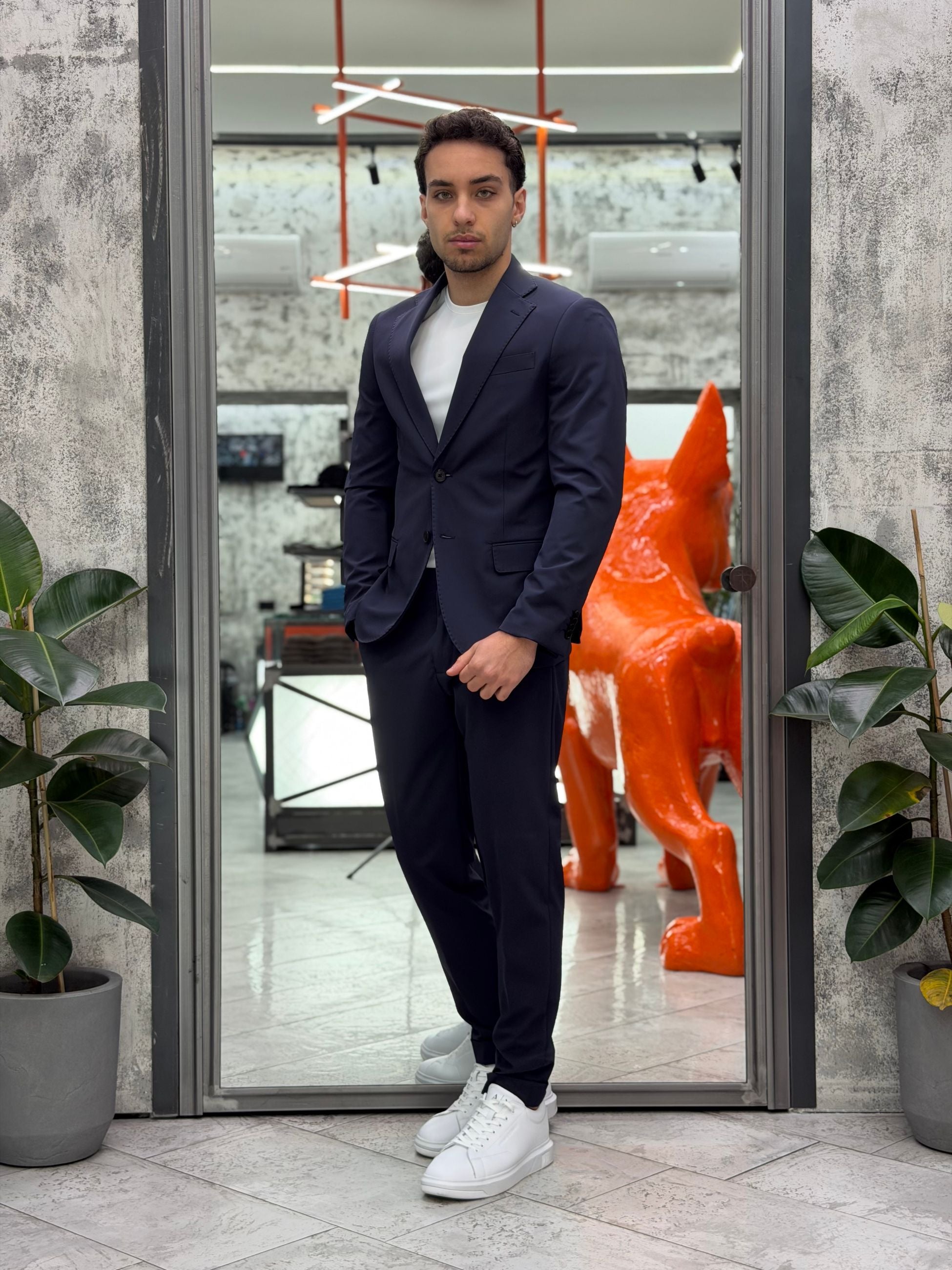 ABITO COMPLETO IN TESSUTO TECNICO NO STIRO CON GIACCA MONOPETTO E PANTALONE REGULAR FIT 26S01AB.BLU