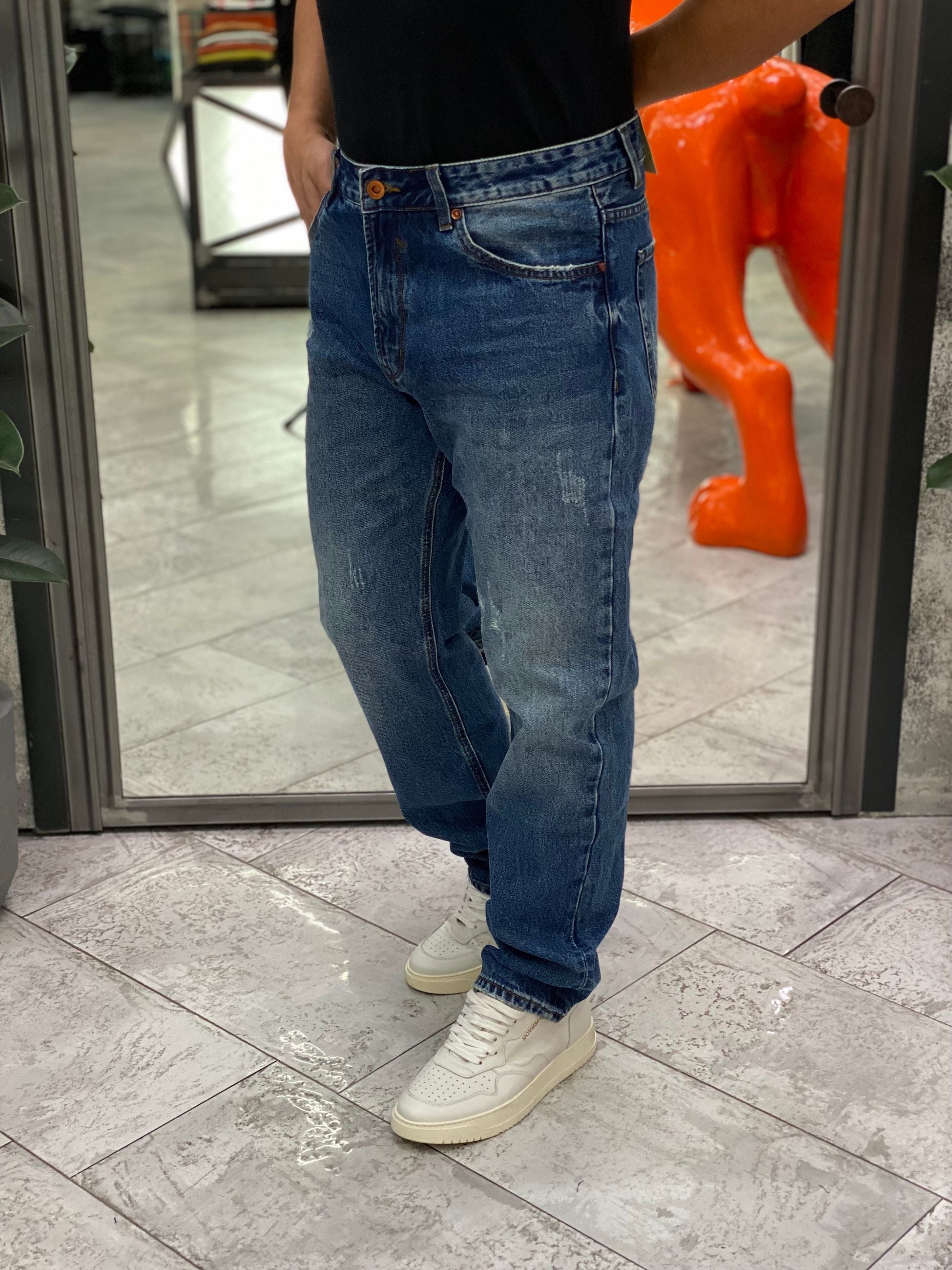 JEANS ALEX VINTAGE WASH CON STRAPPI E RIVETTI E BOTTONI A CONTRASTO - STRAIGHT FIT GL6366Q