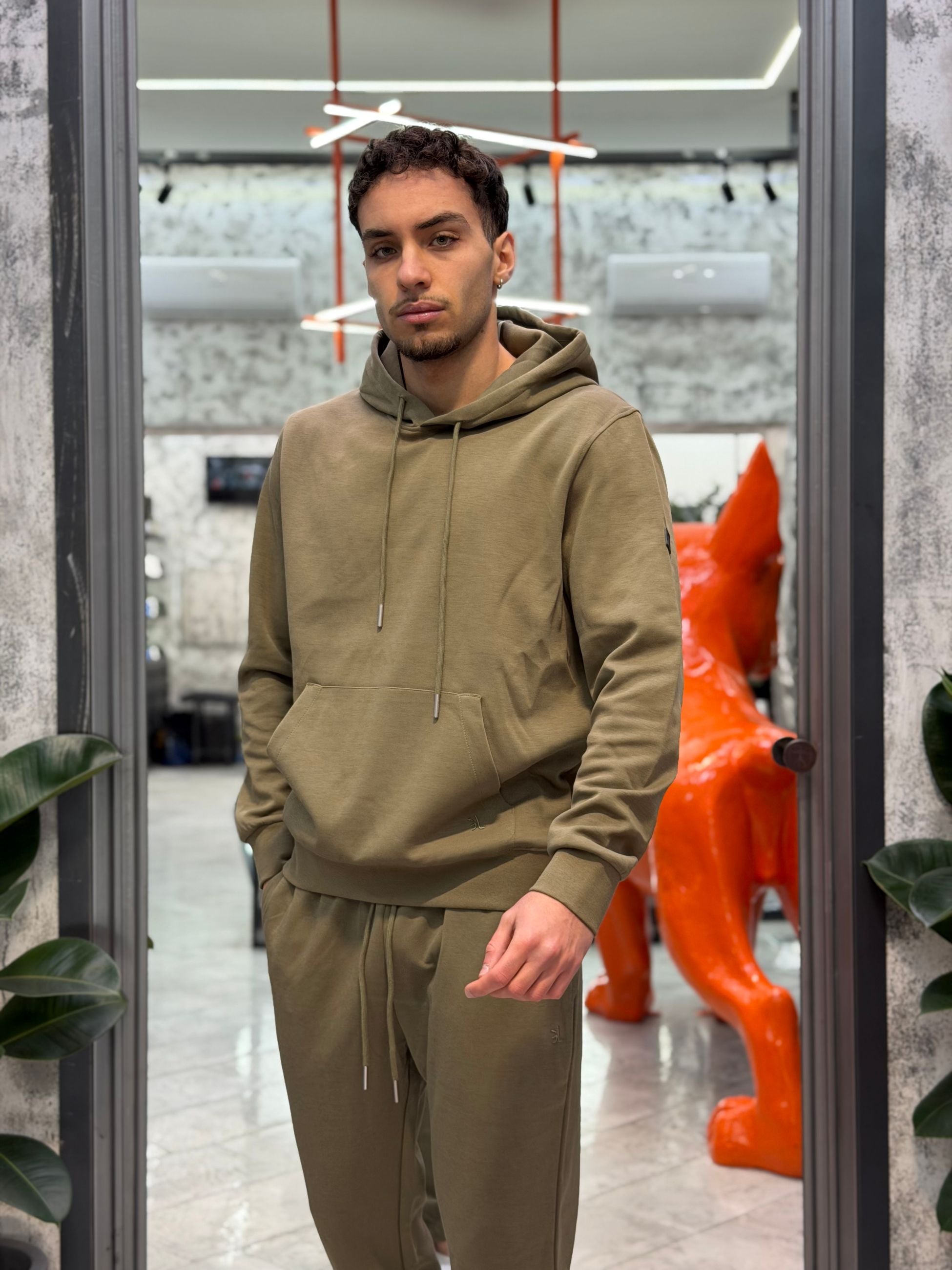 FELPA BASIC IN COTONE GARZATO CON CAPPUCCIO E TASCA A MARSUPIO - REGULAR FIT GL2125F-S26.VMIL