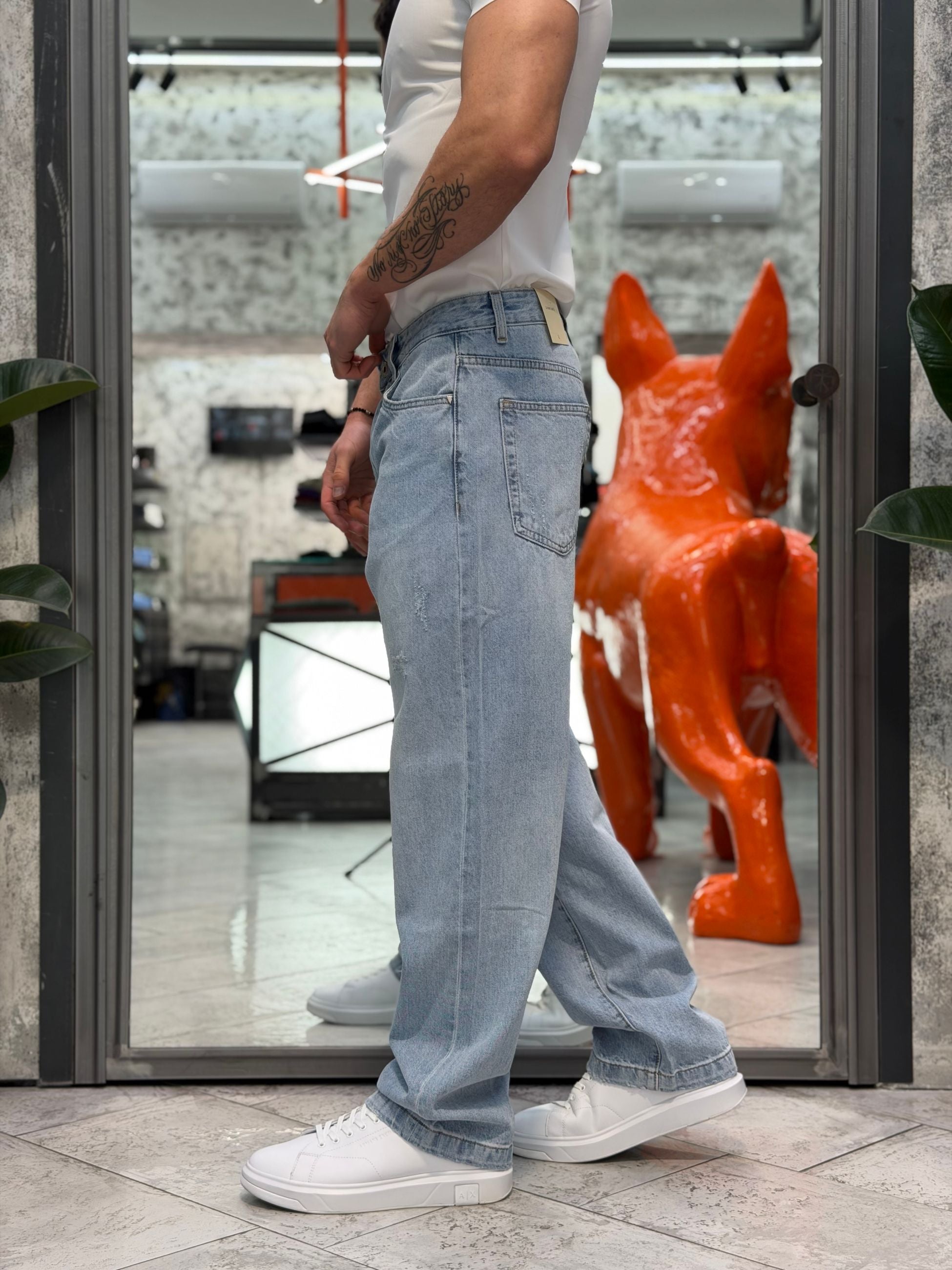 JEANS MAX LIGHT WASH CON MICRO ABRASIONI - WIDE FIT GL6392Q