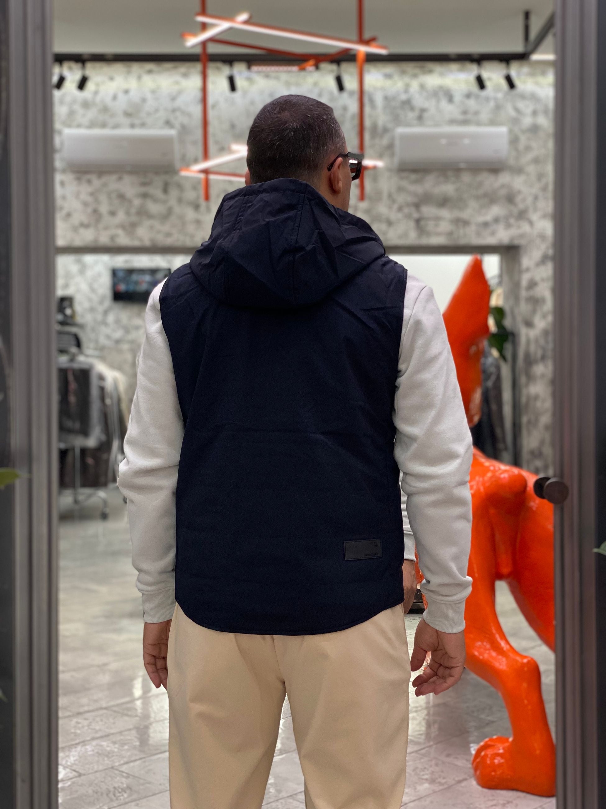 GIUBBINO SMANICATO IN LEGGERA IMBOTTITURA CON 44% DI LANA VERGINE - CAPPUCCIO REMVIBILE E CHIUSURA ZIP/BOTTONI AUTOMATICI - REGULAR FIT GL361R.BLU