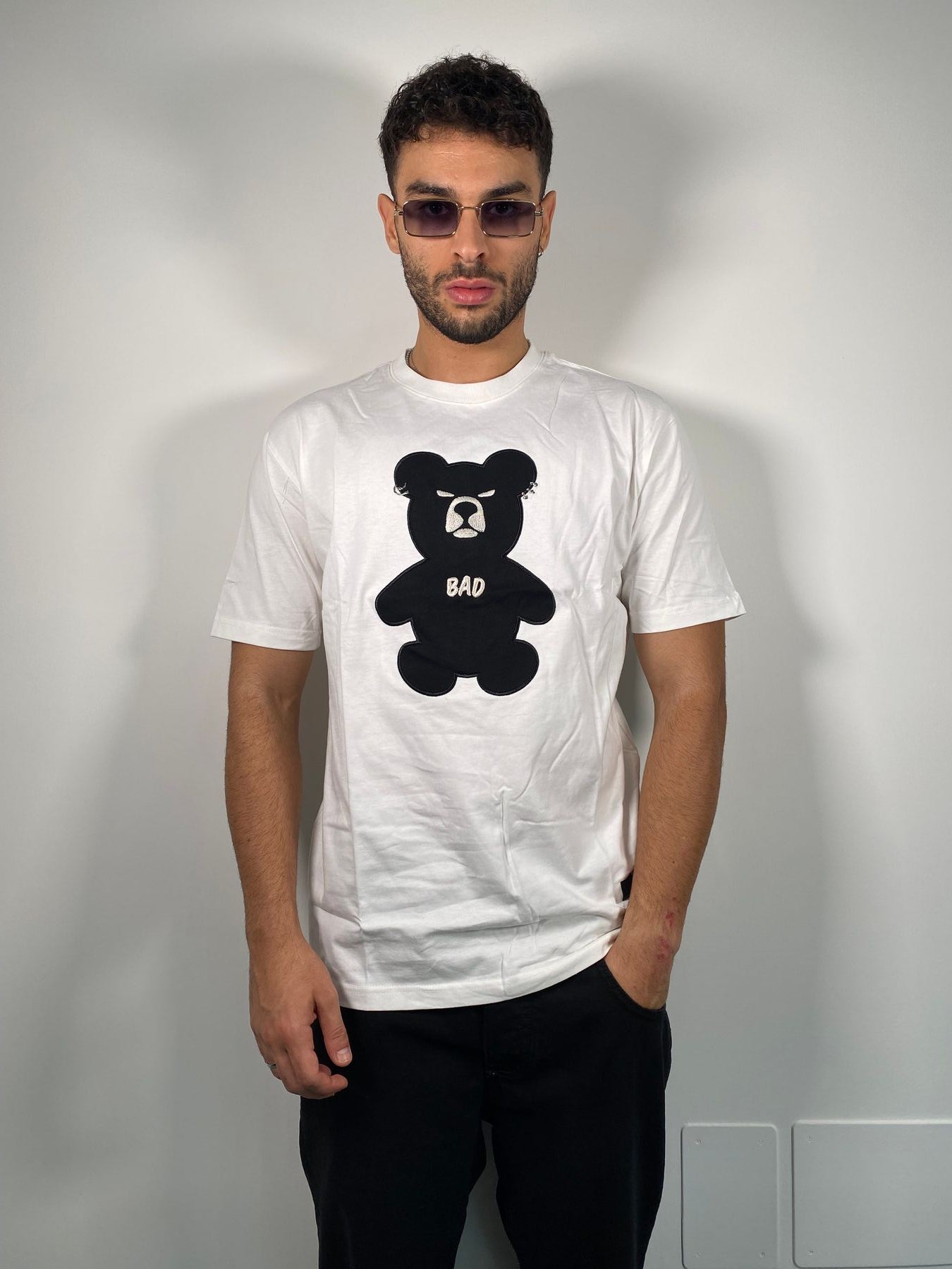 T-SHIRT CON APPLICAZIONE TEDDY BAD - REGULAR FIT