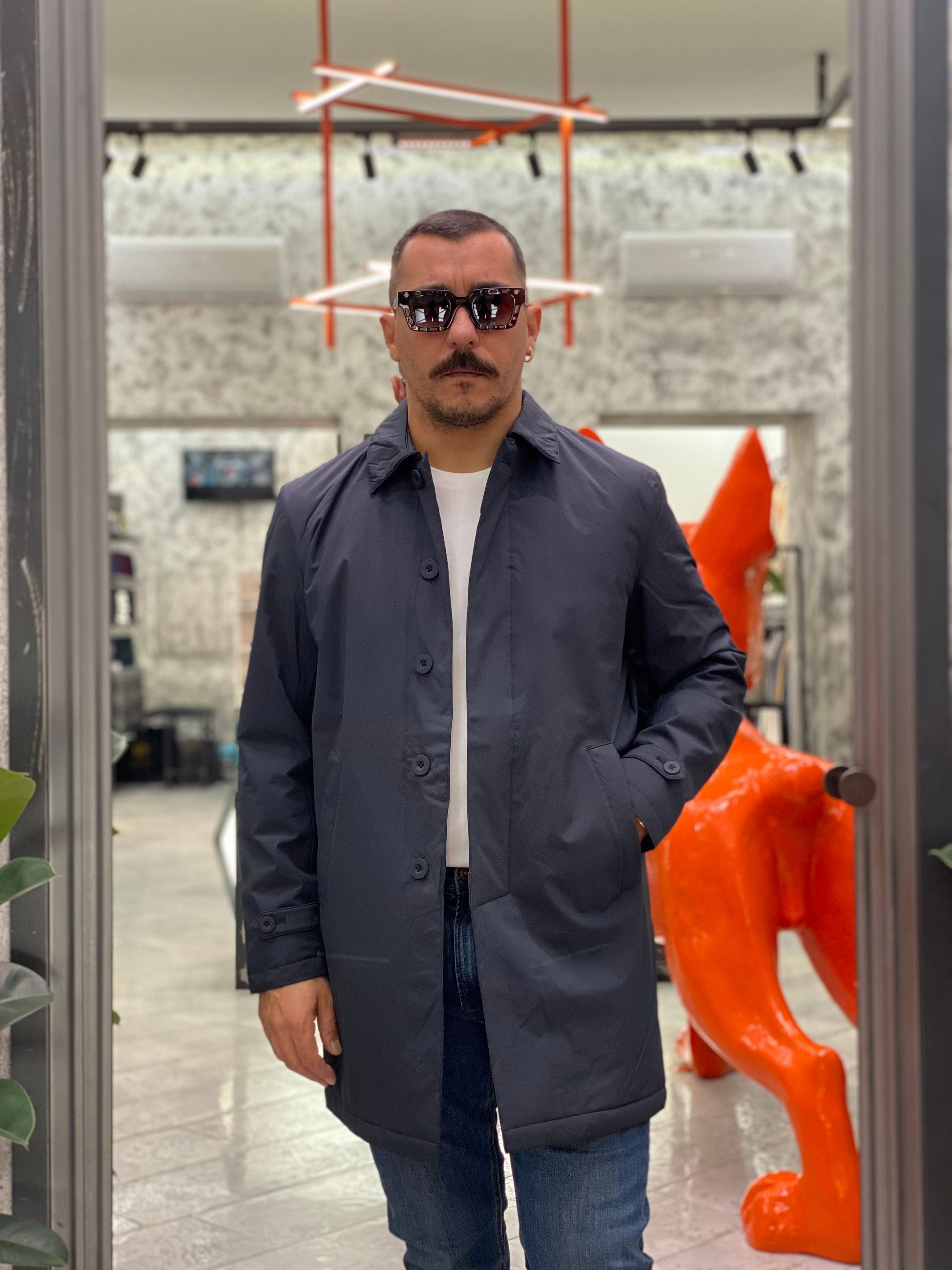 TRENCH IN LEGGERA IMBOTTITURA CON TASCHE A FILO E ABBOTTONATURA NASCOSTA - REGULAR FIT 26W01JK.BLU