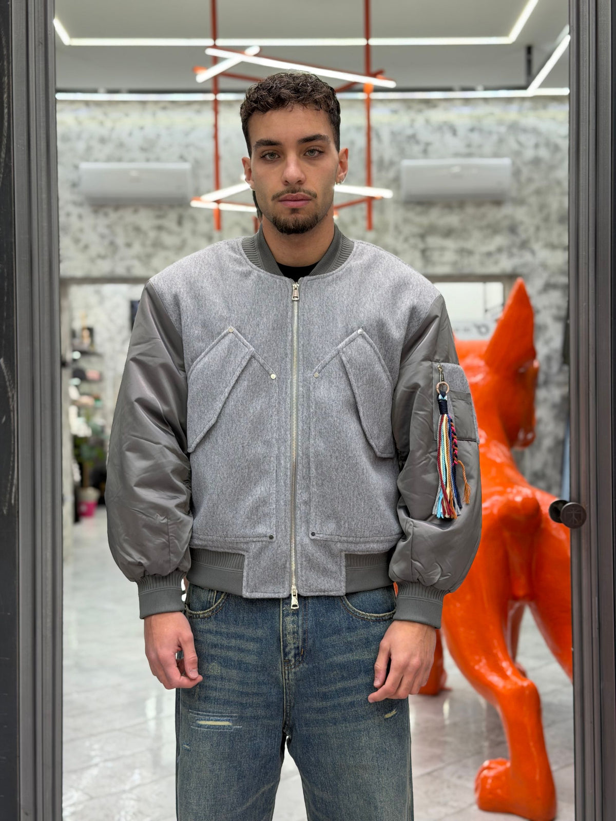 BOMBER IN PANNO CON MANICHE IN NYLON E MAXI TASCHE FRONTALI - OVER CROPPED FIT M-262360.GRI