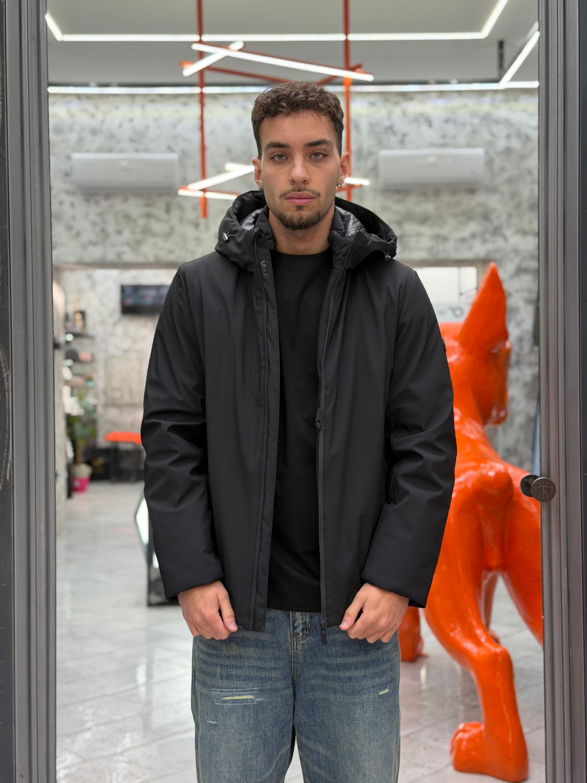 PARKA CORTO CON CAPPUCCIO IN TESSUTO TECNICO WATERPROOF & WINDPROOF - REGULAR FIT MK24006.NER