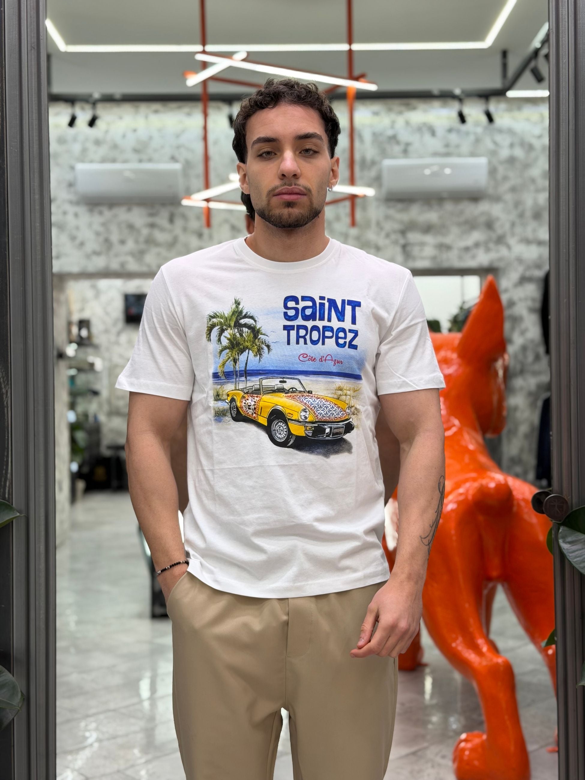 T-SHIRT IN 100% COTONE CON STAMPA SAINT TROPEZ RICAMATA - REGULAR FIT 26S34TG
