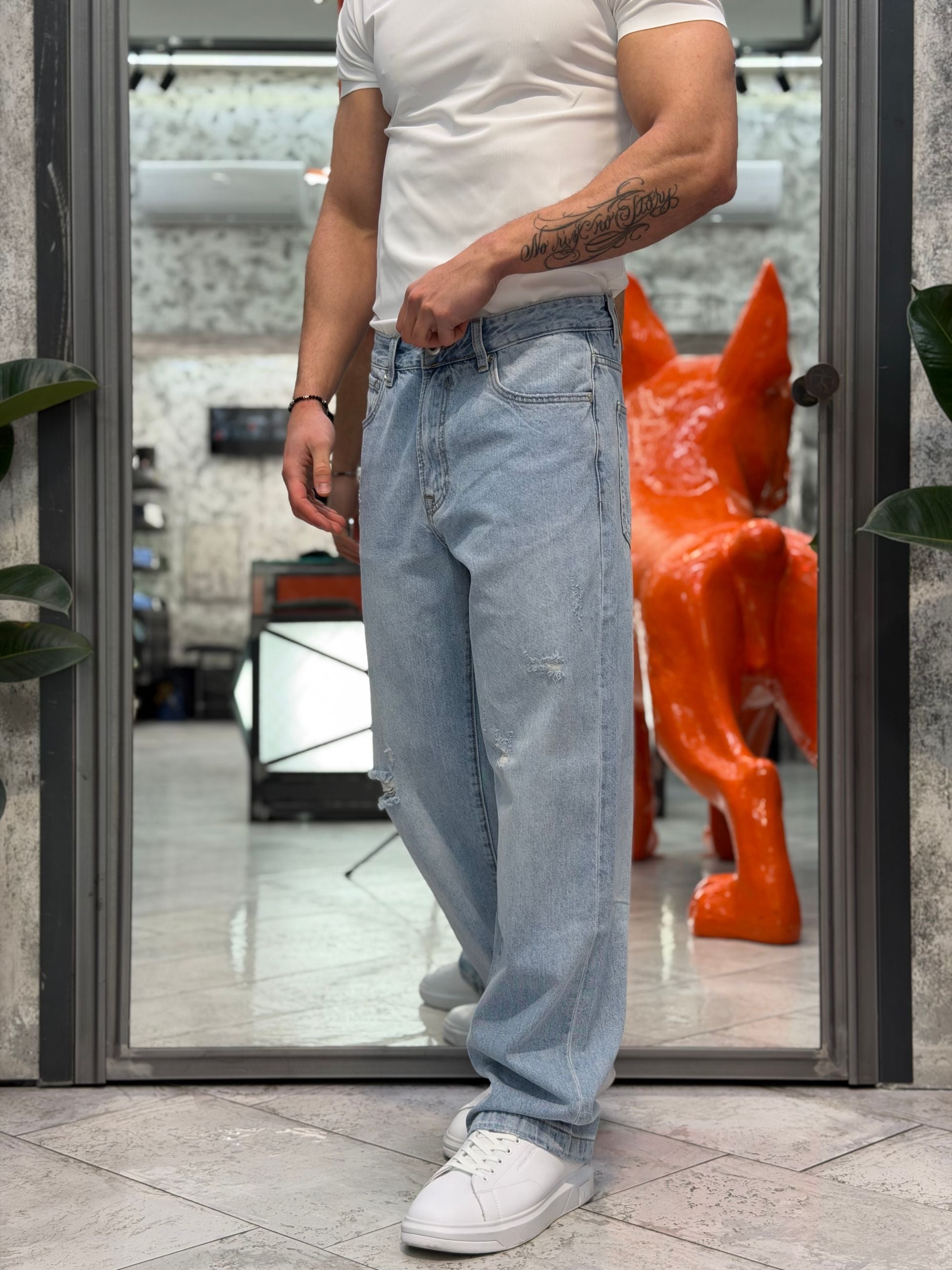 JEANS MAX LIGHT WASH CON MICRO ABRASIONI - WIDE FIT GL6392Q