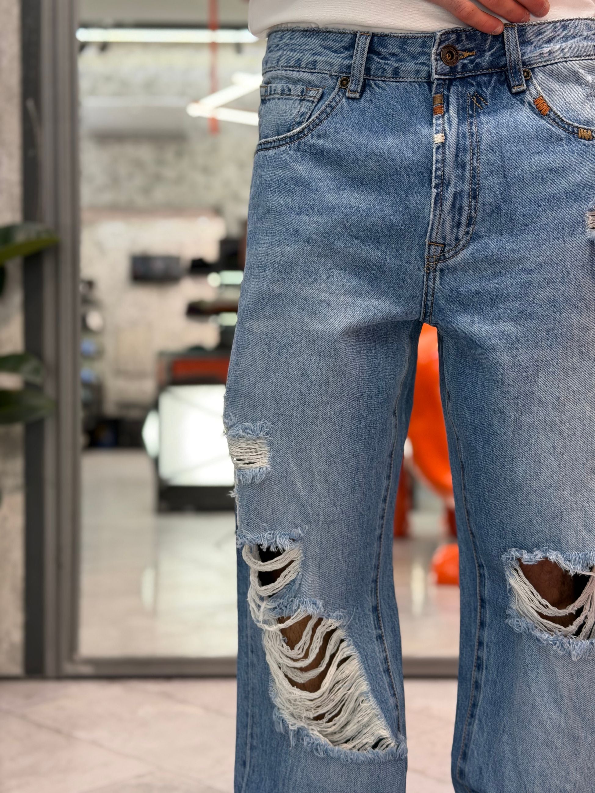 JEANS MAX MEDIUM WASH CON MACRO ABRASIONI - WIDE FIT GL6503Q