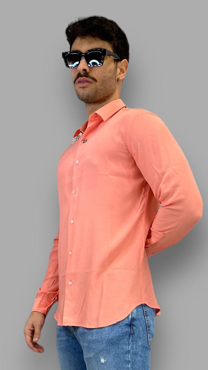 CAMICIA IN MORBIDA VISCOSA CON BOTTONI EFFETTO LEGNO - REGULAR FIT