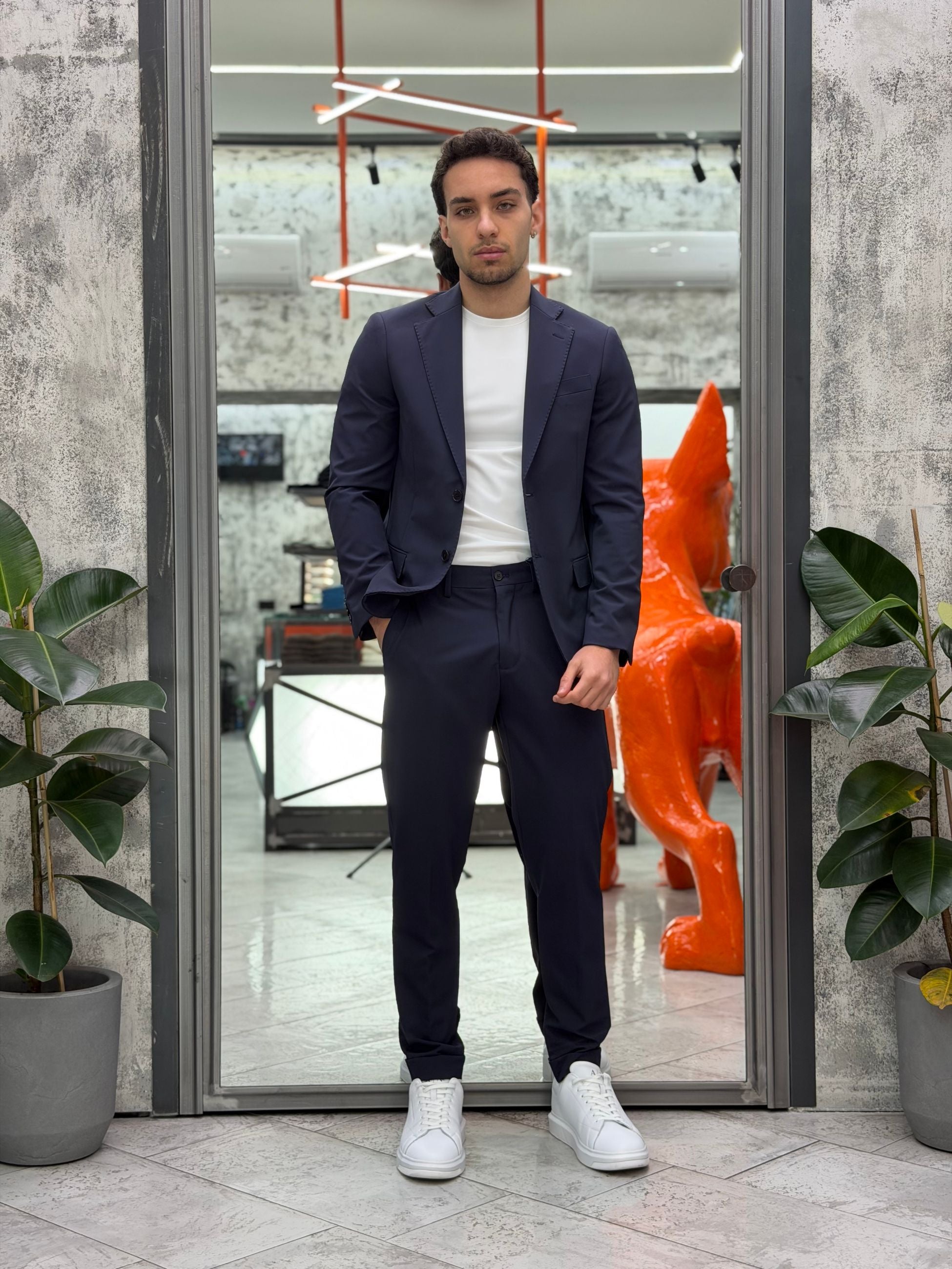 ABITO COMPLETO IN TESSUTO TECNICO NO STIRO CON GIACCA MONOPETTO E PANTALONE REGULAR FIT 26S01AB.BLU