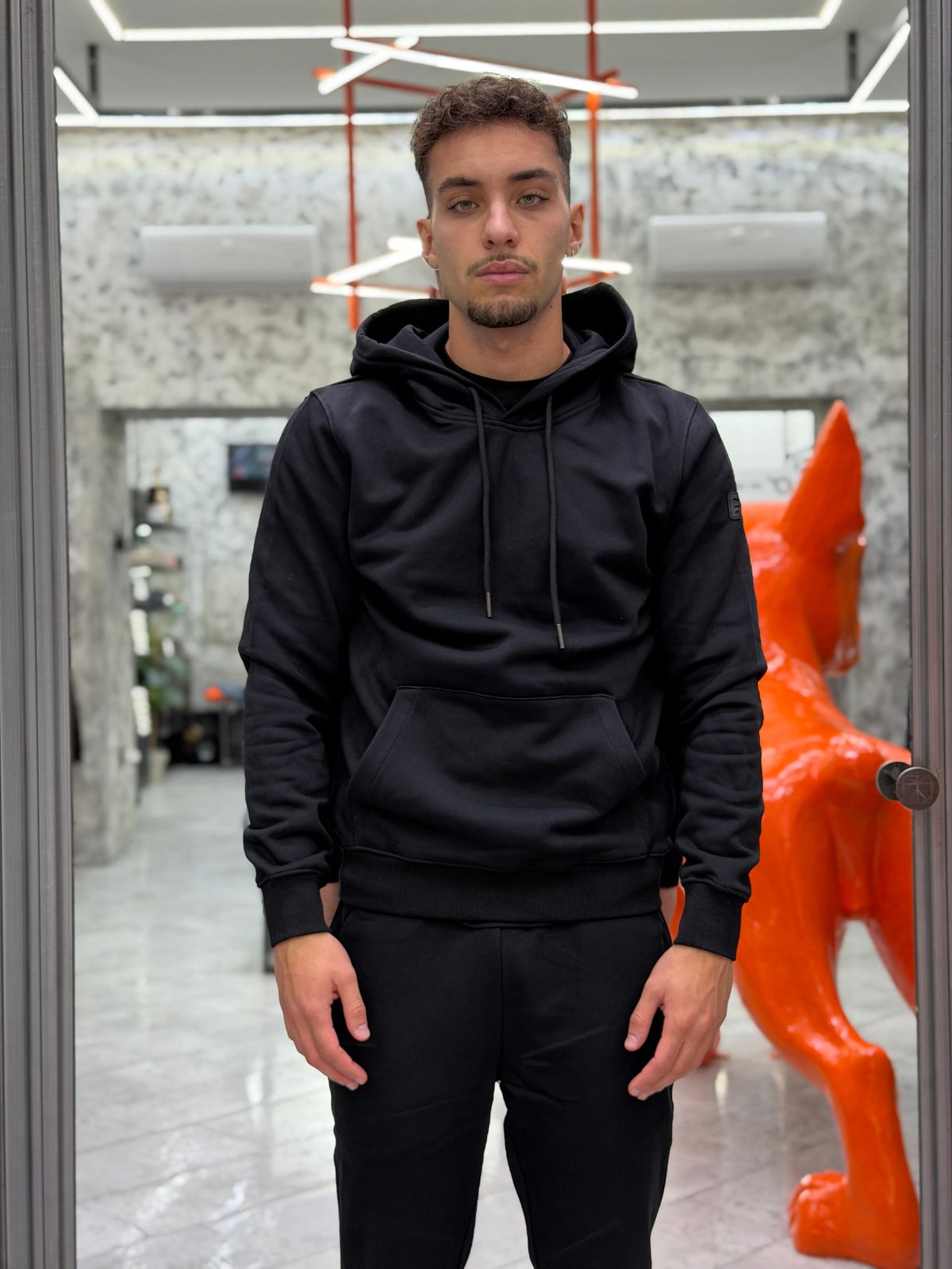 FELPA BASIC DA COMPLETO CON CAPPUCCIO E TASCONE FRONTALE - REGULAR FIT GL2242F-F26.NER