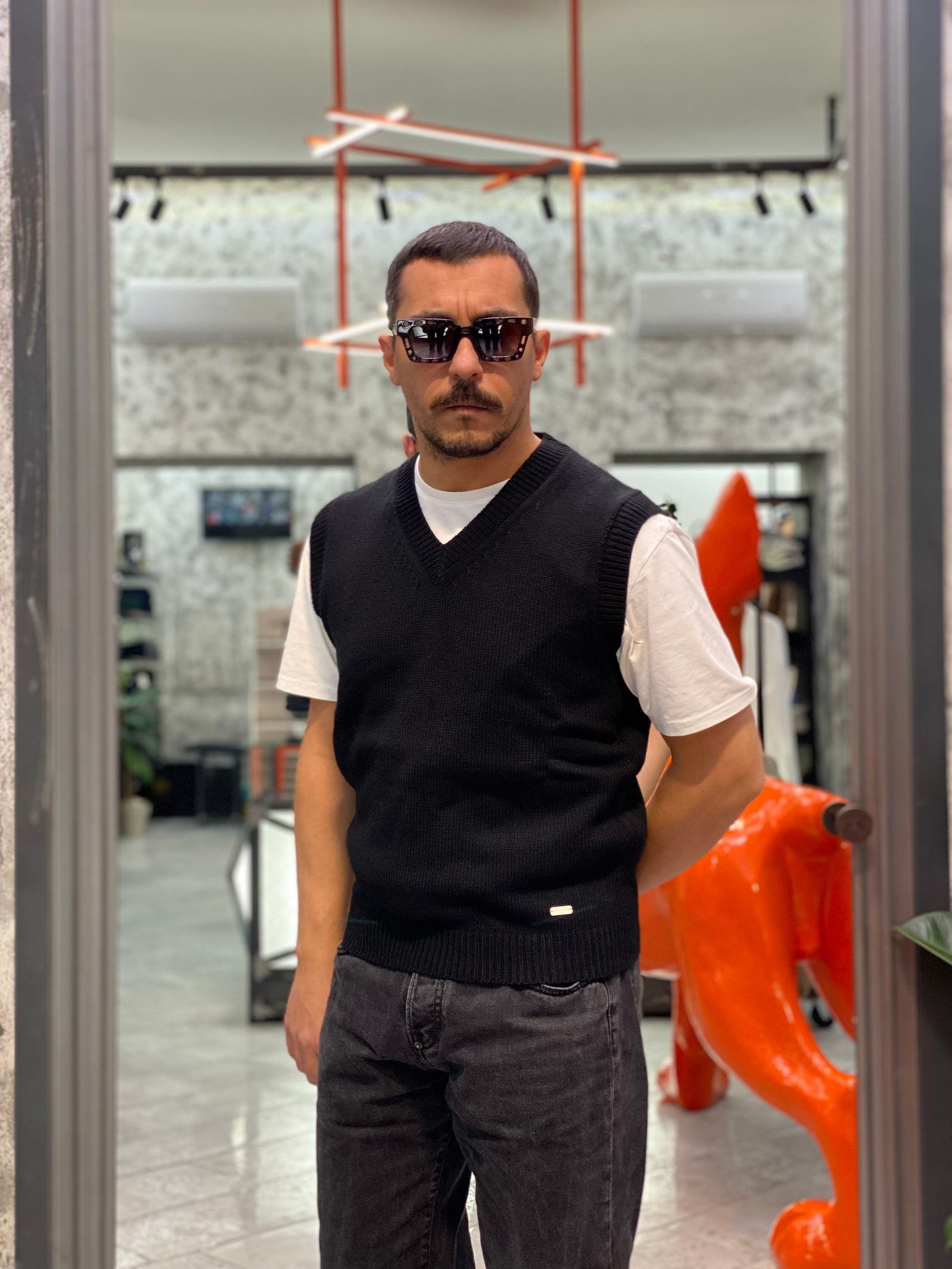 MAGLIA GILET IN MISTO LANA CON SCOLLO A PUNTA DI DIAMANTE - REGULAR FIT GL35261.NER